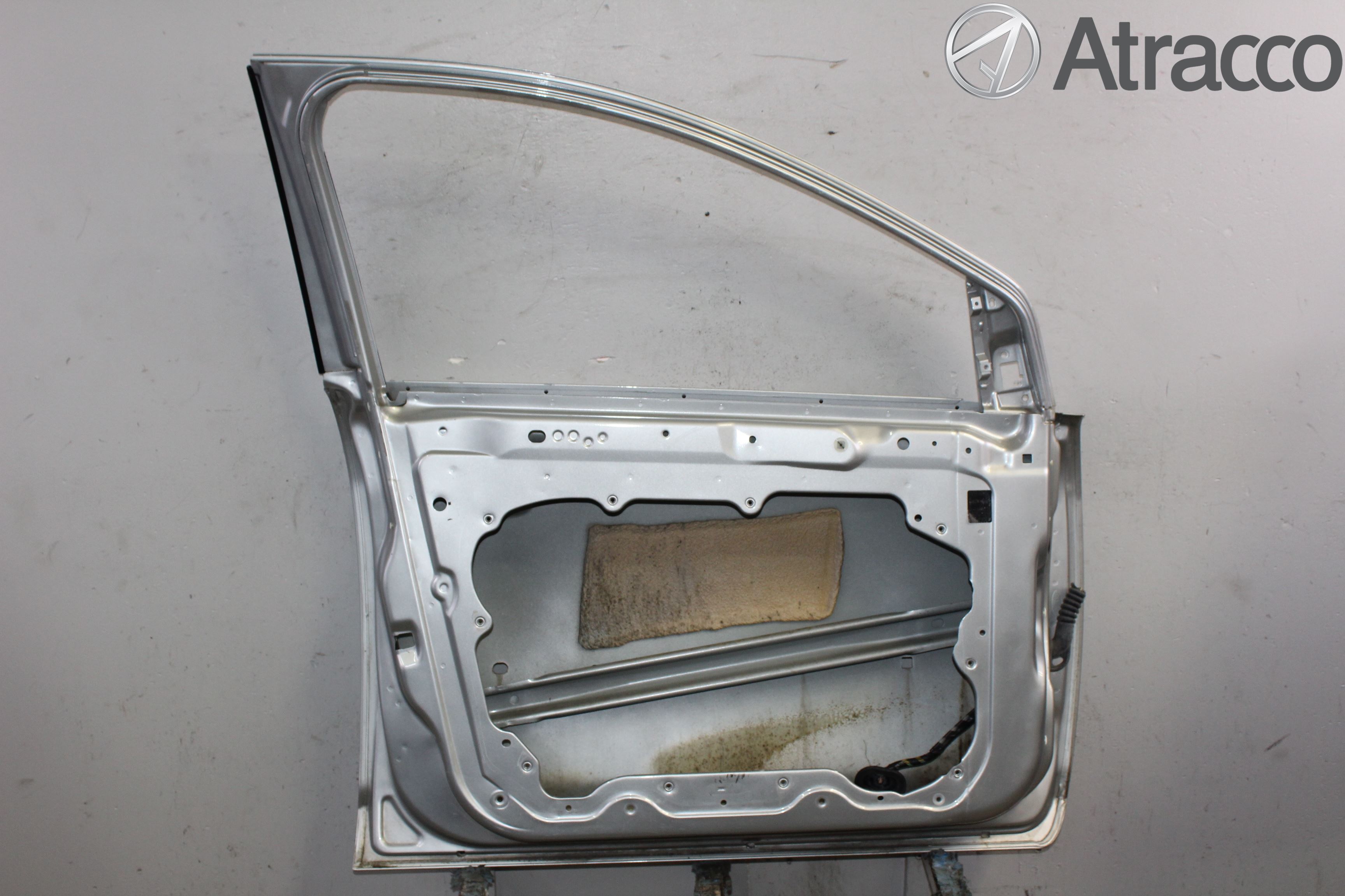 Ford FOCUS     04-07 Dør 4D Foran Venstre