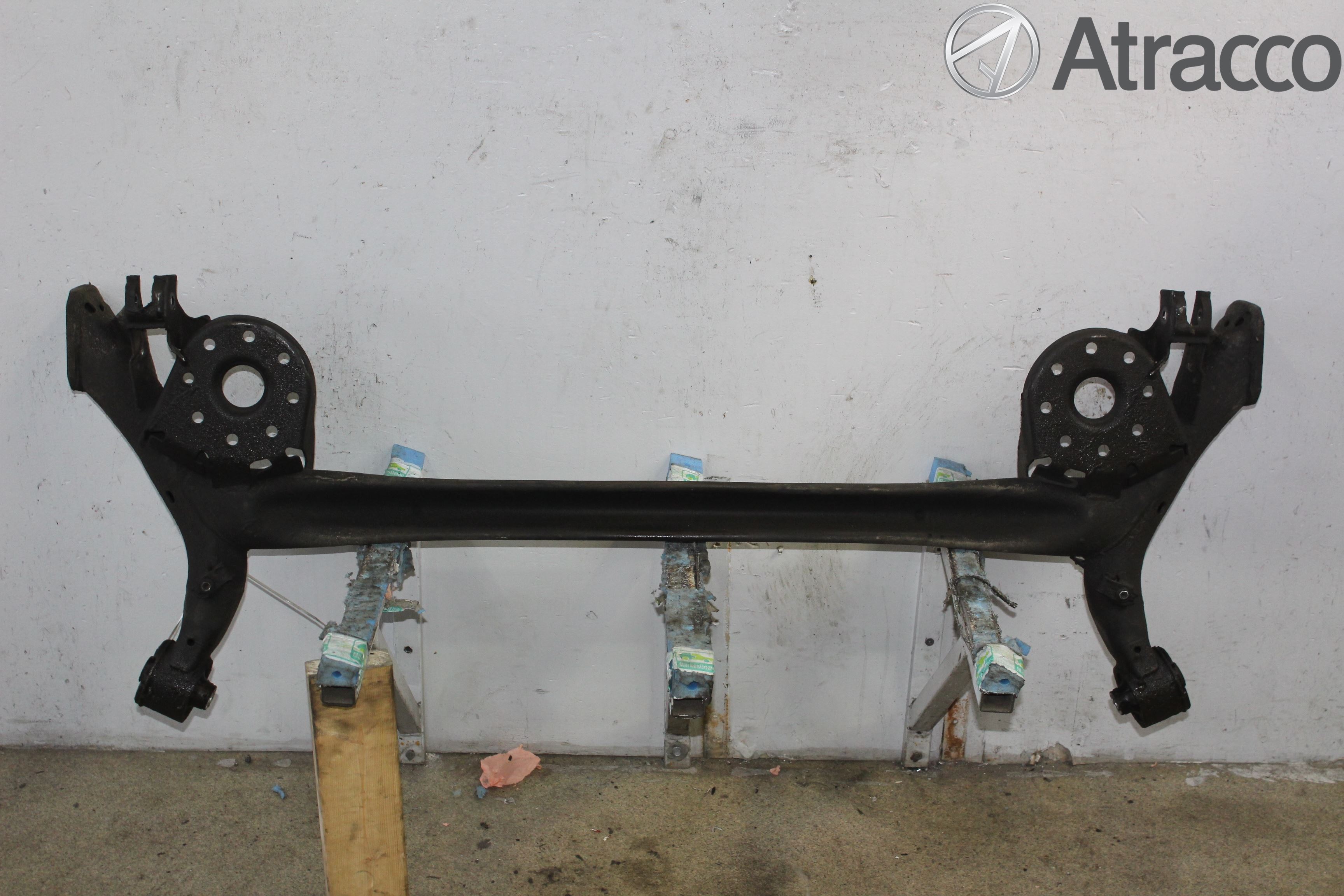 Toyota YARIS XP130 15-20 Bakaksel Feste Travers-Ramme