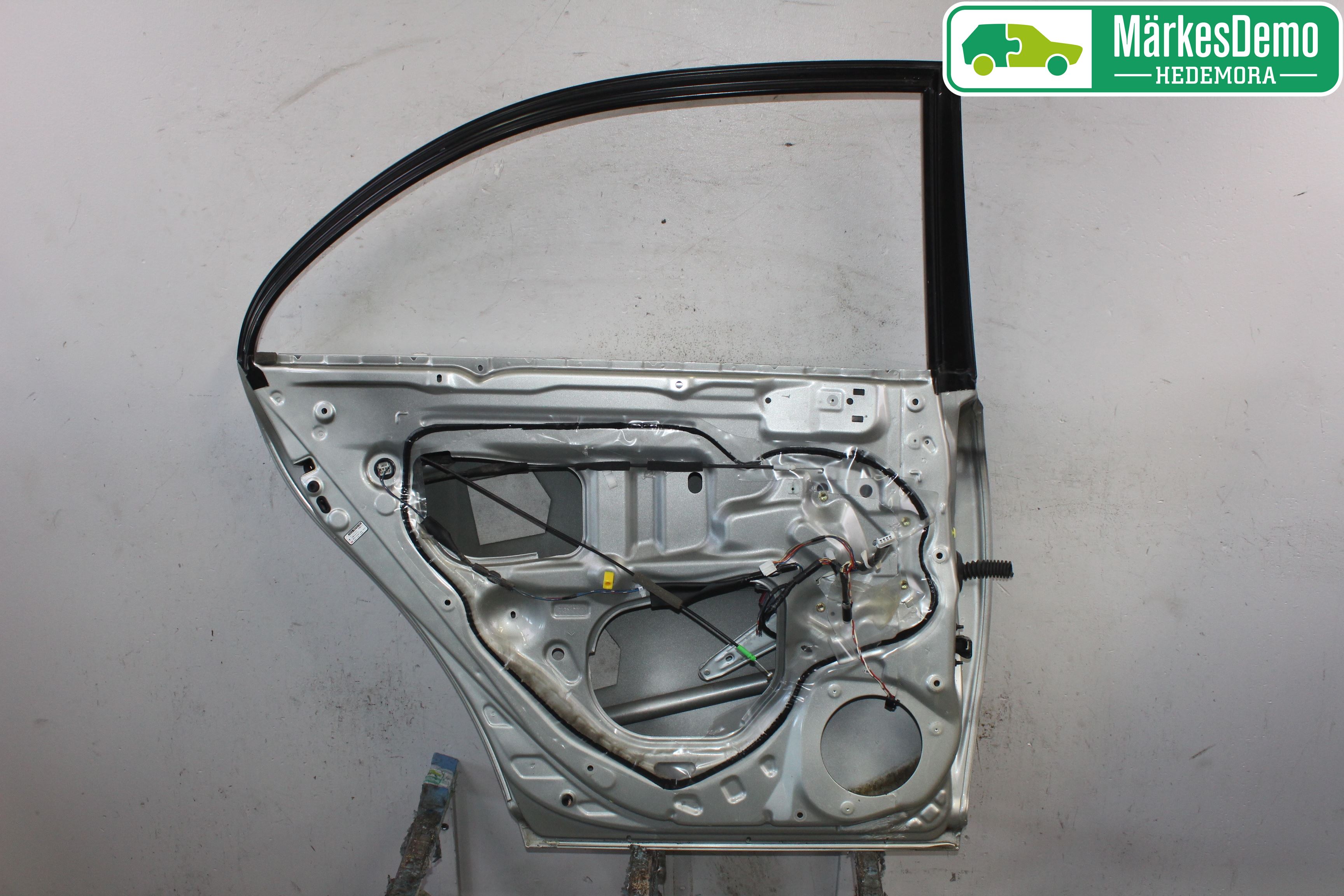 Toyota AVENSIS 03-06 Dør 4D Bak Venstre