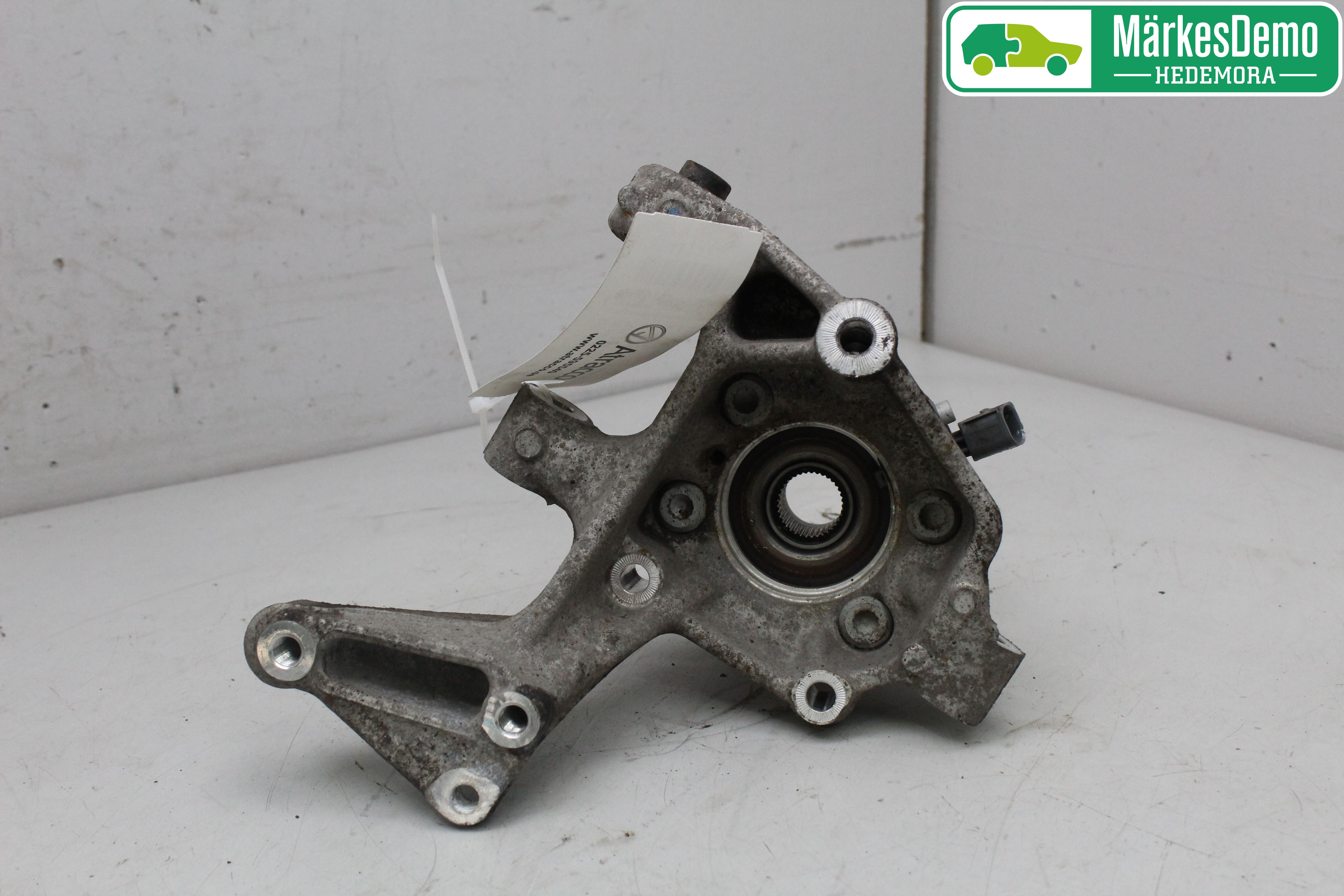 Volkswagen VW PASSAT 11-14 Spindel Vb