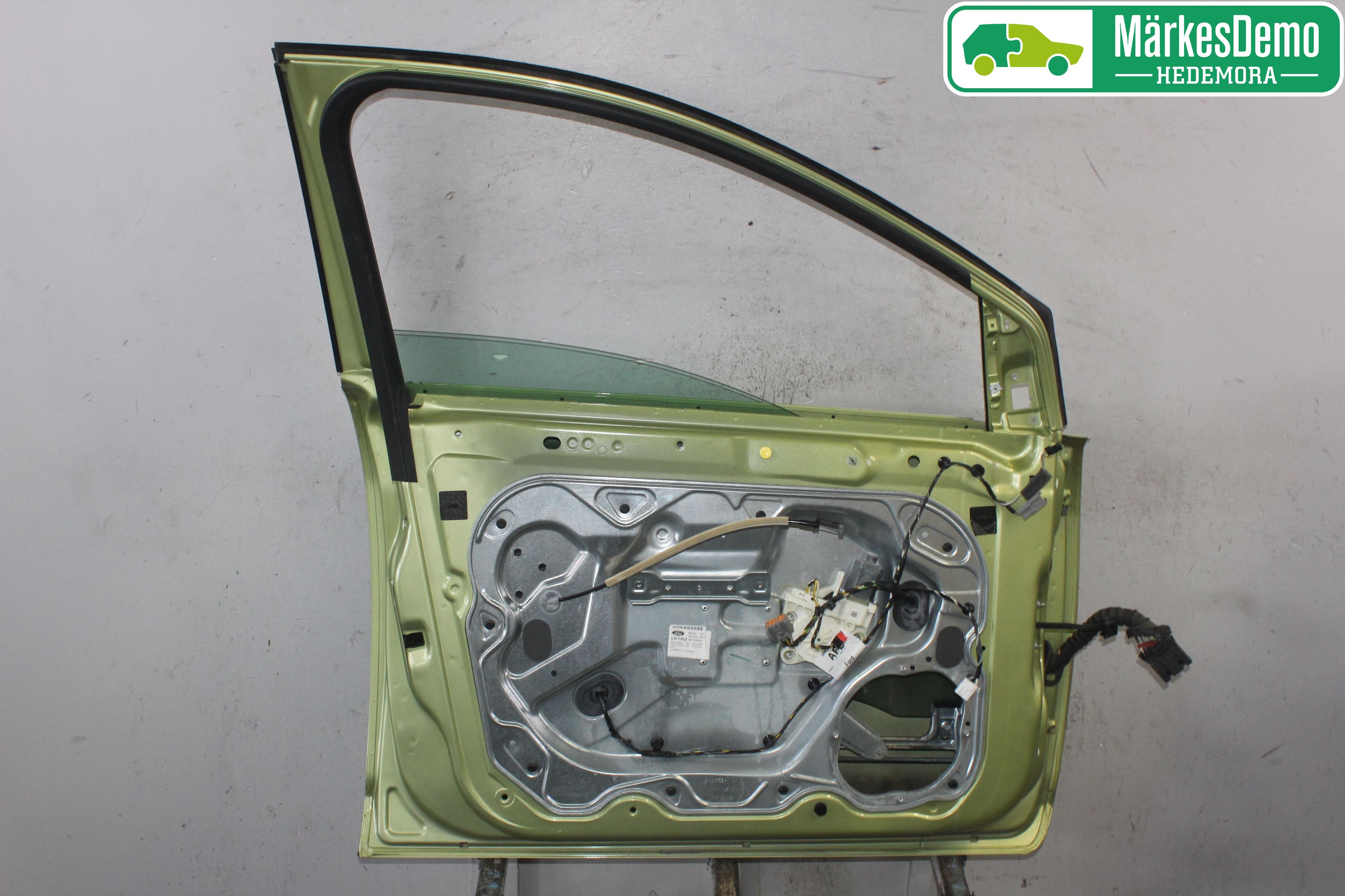 Ford FOCUS     04-07 Dør 4D Foran Venstre