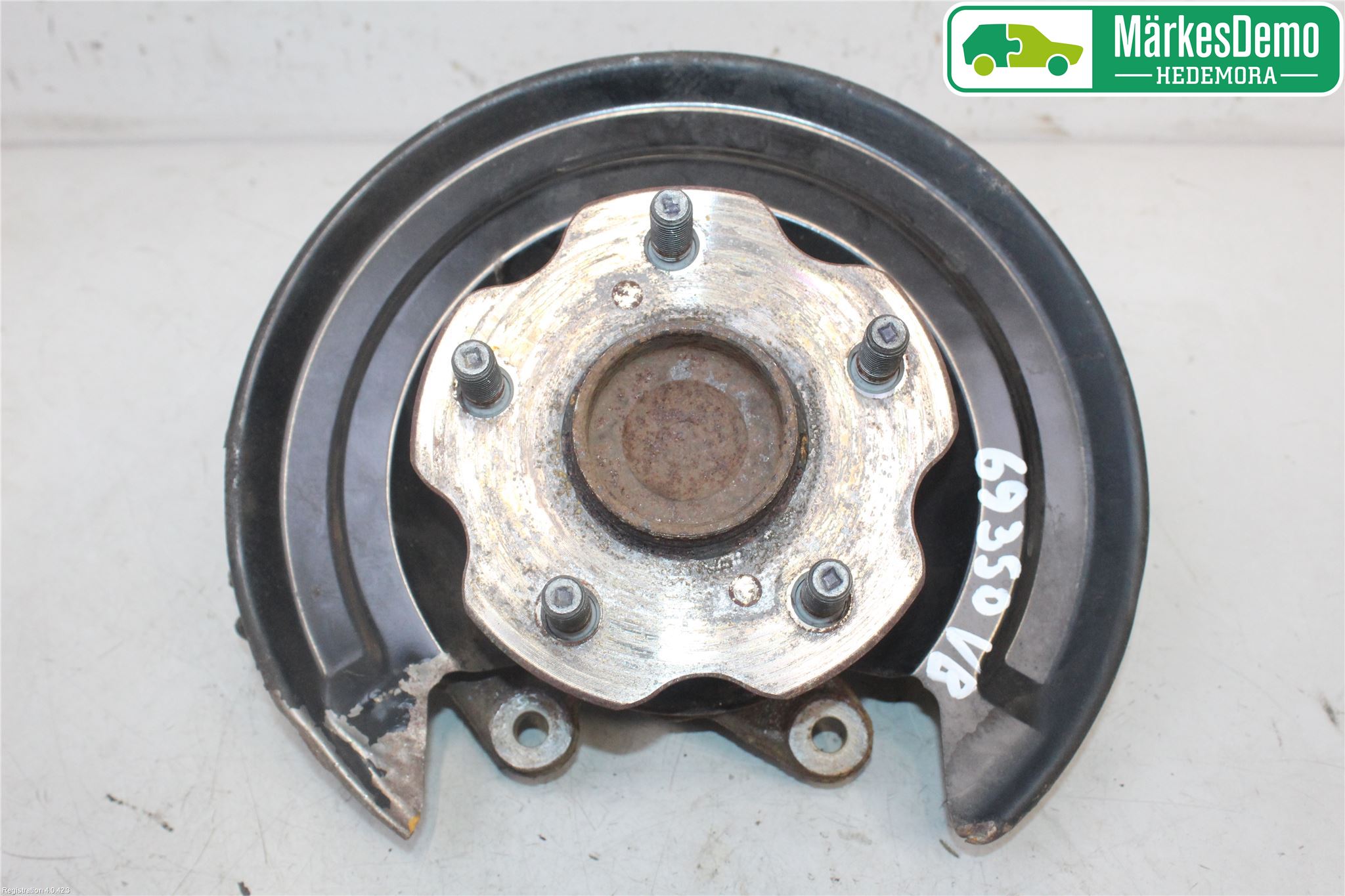 Toyota AURIS 13-19 Spindel Vb
