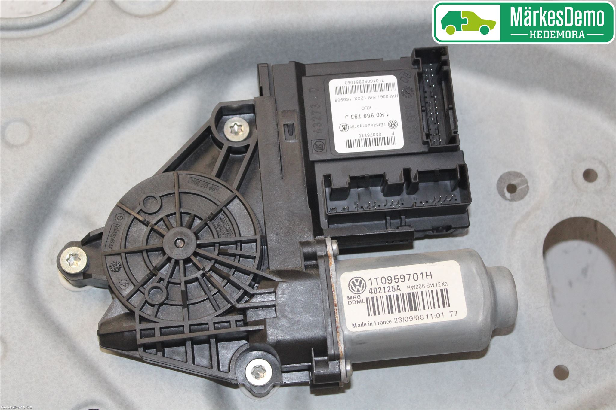 Volkswagen VW CADDY      04-10 Vindusheis El Komp