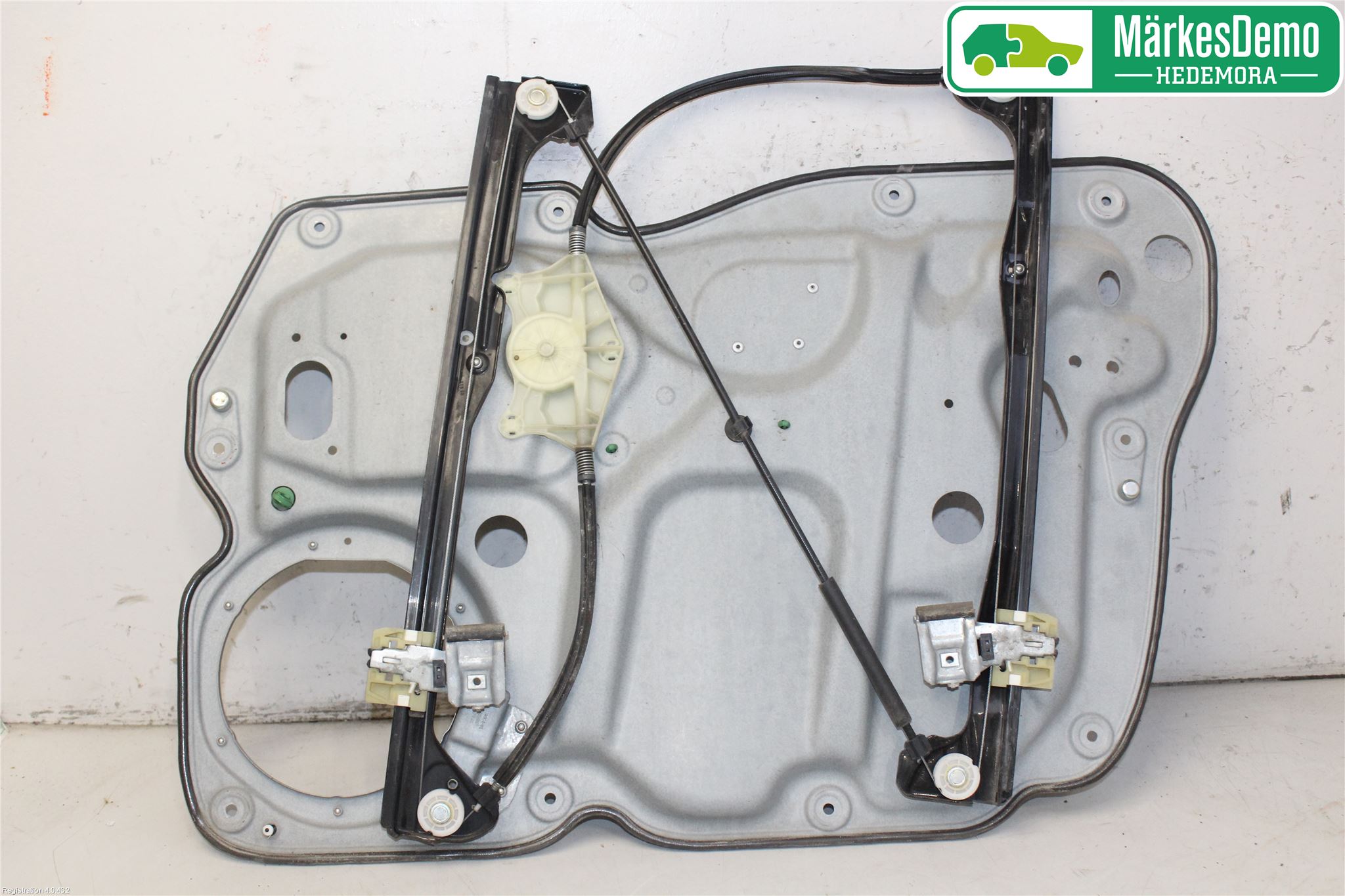 Volkswagen VW CADDY      04-10 Vindusheis El Komp