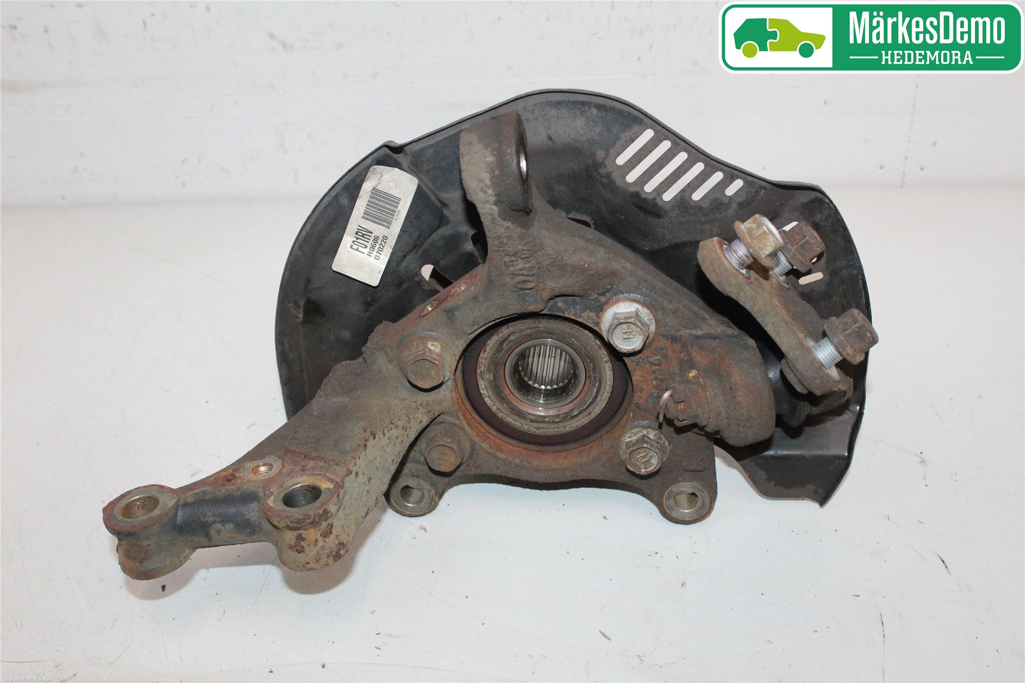 Toyota AURIS 07-09 Nav Foran