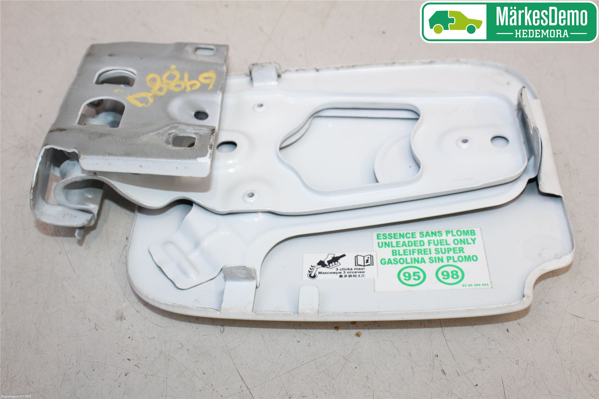 Dacia DUSTER 10-17 Drivstoff Tankluke
