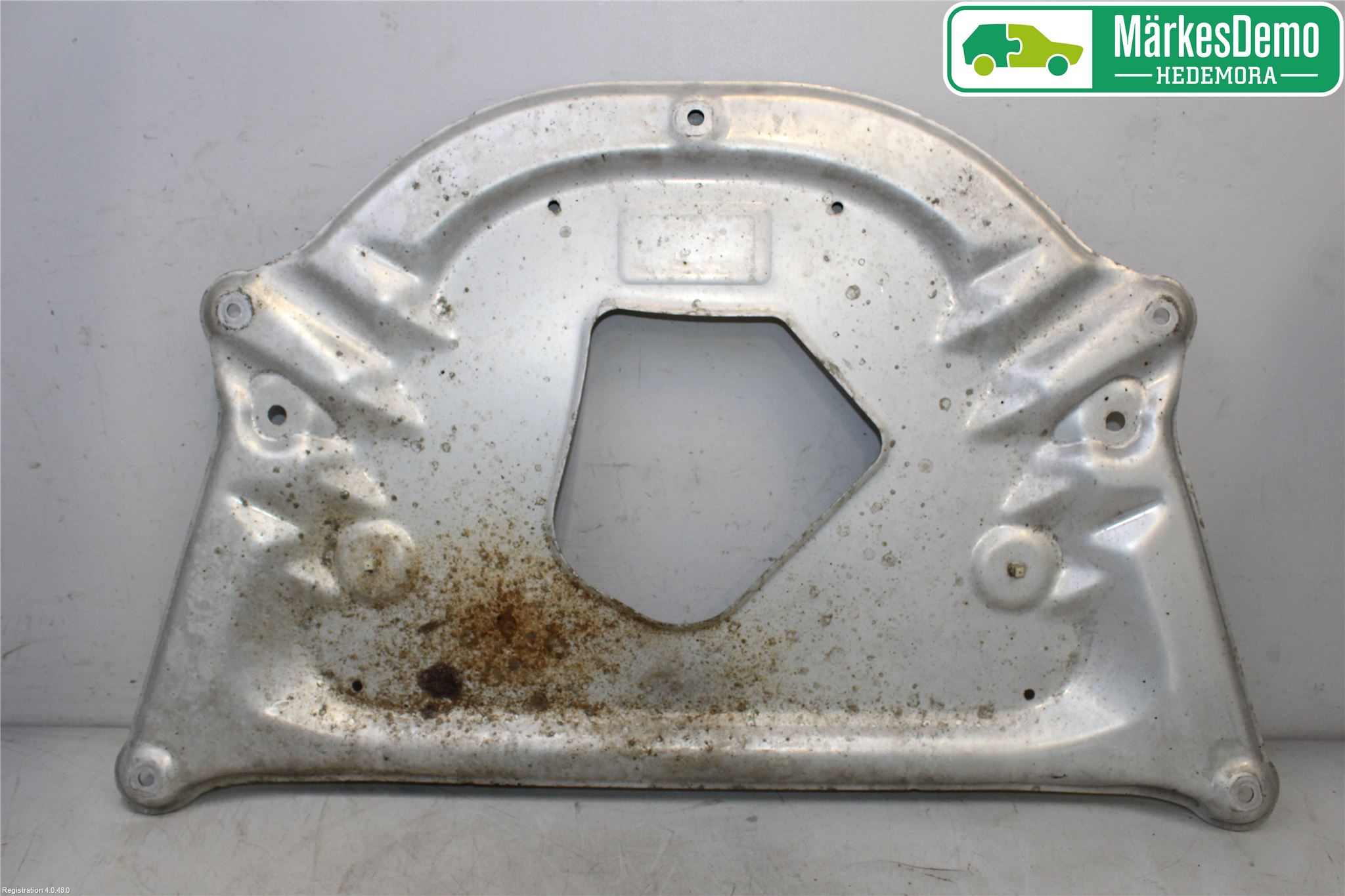 BMW 5 E60/61 Sed/Tou 02-10 Bunnplate U Motor-Gear-Dørk