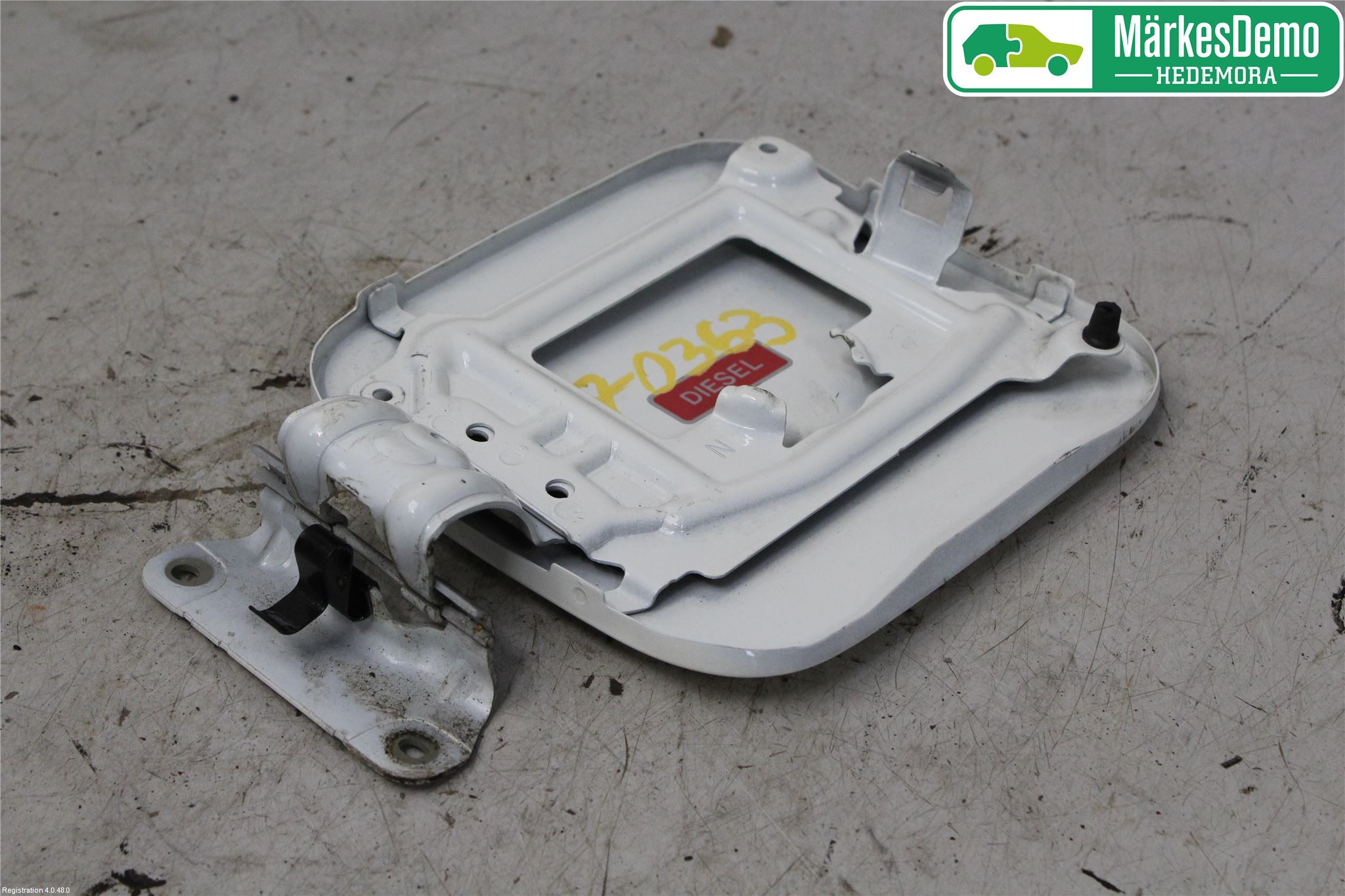 Nissan QASHQAI+2  10-14 Drivstoff Tankluke