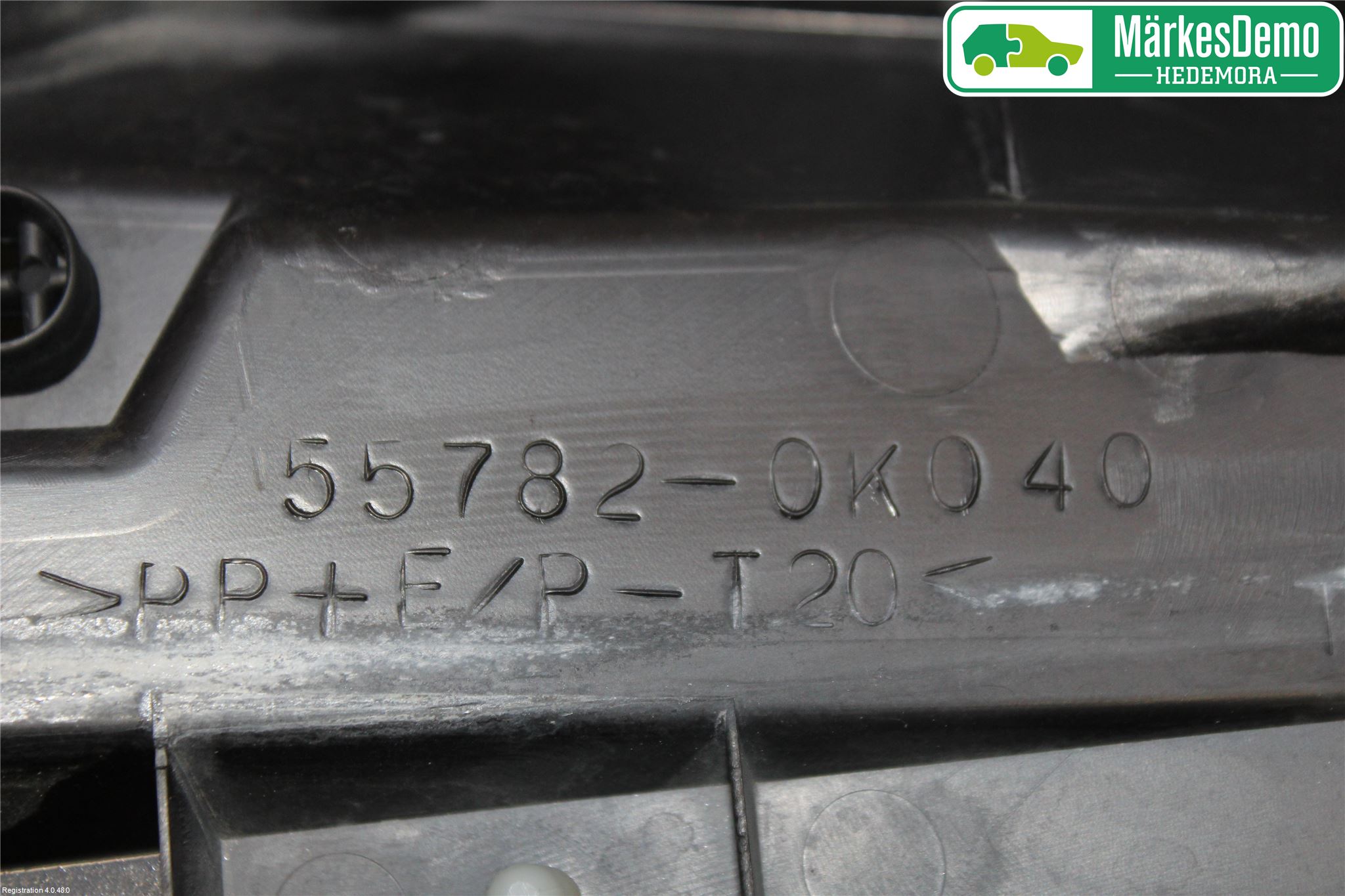 Toyota HILUX 05-16 Visker Deksel-Grill-Under Frr