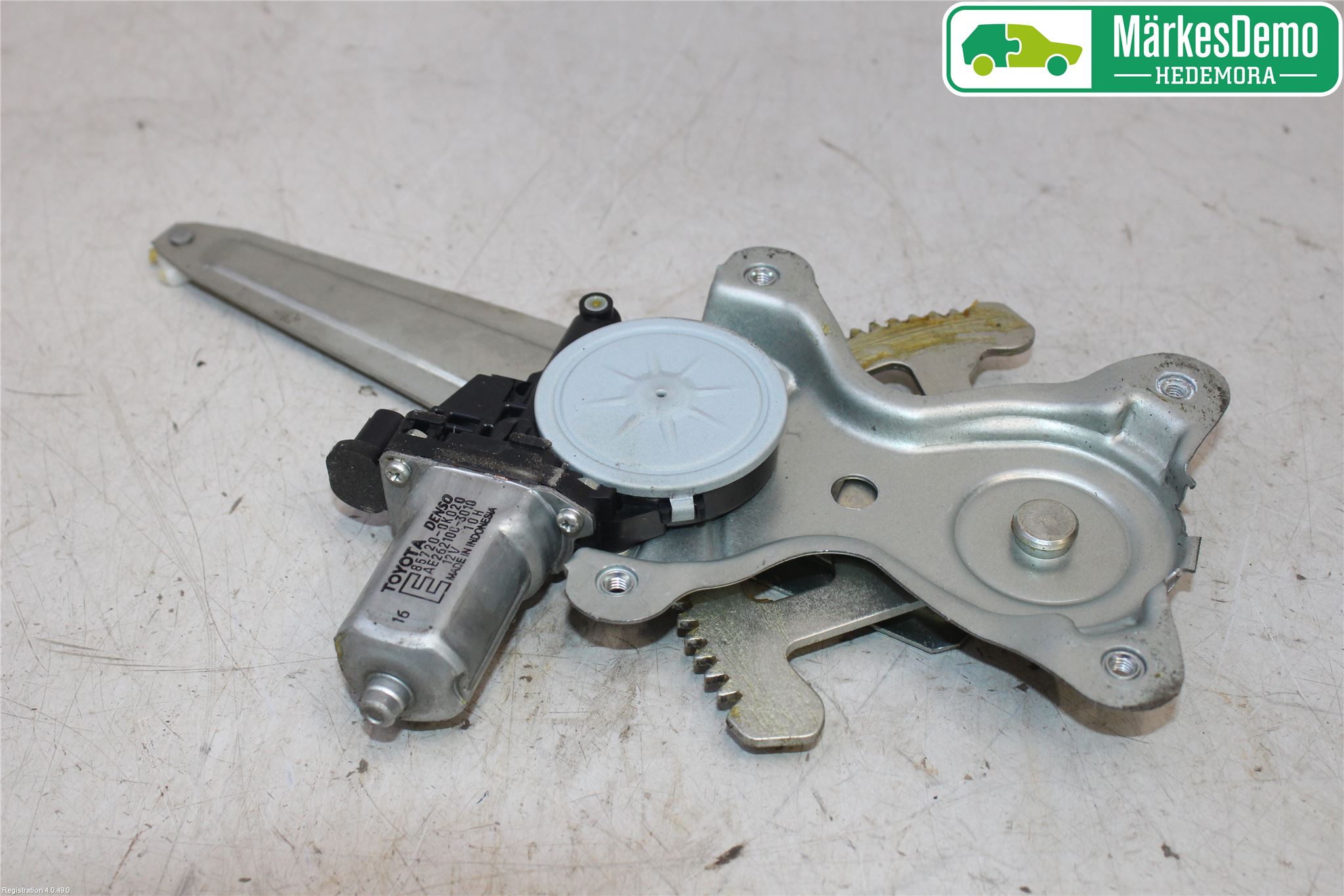 Toyota HILUX 05-16 Vindusheis El Komp