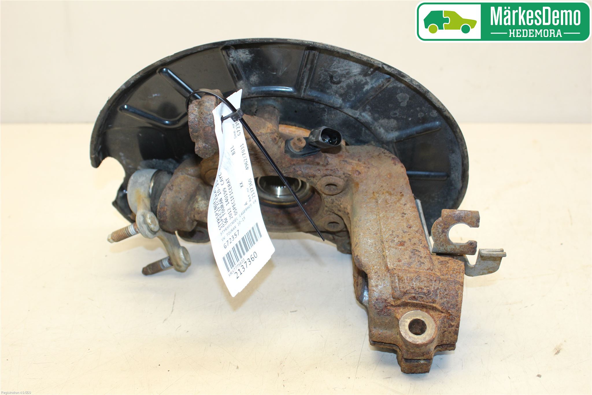 Volkswagen VW TOURAN 10-15 Spindel Vf