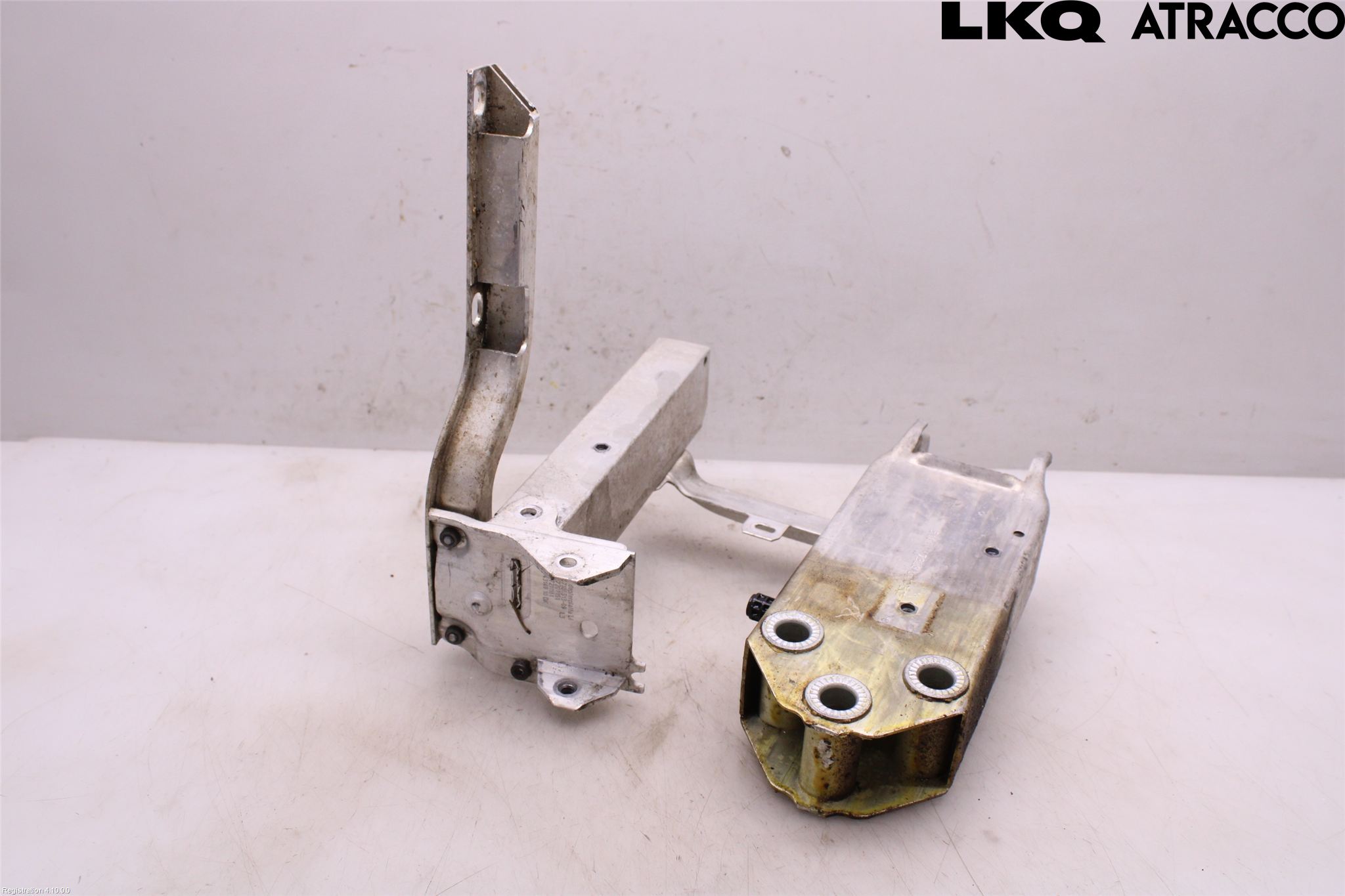 BMW 5 F10/F11/F18 09-17 Støtfanger Foran Feste