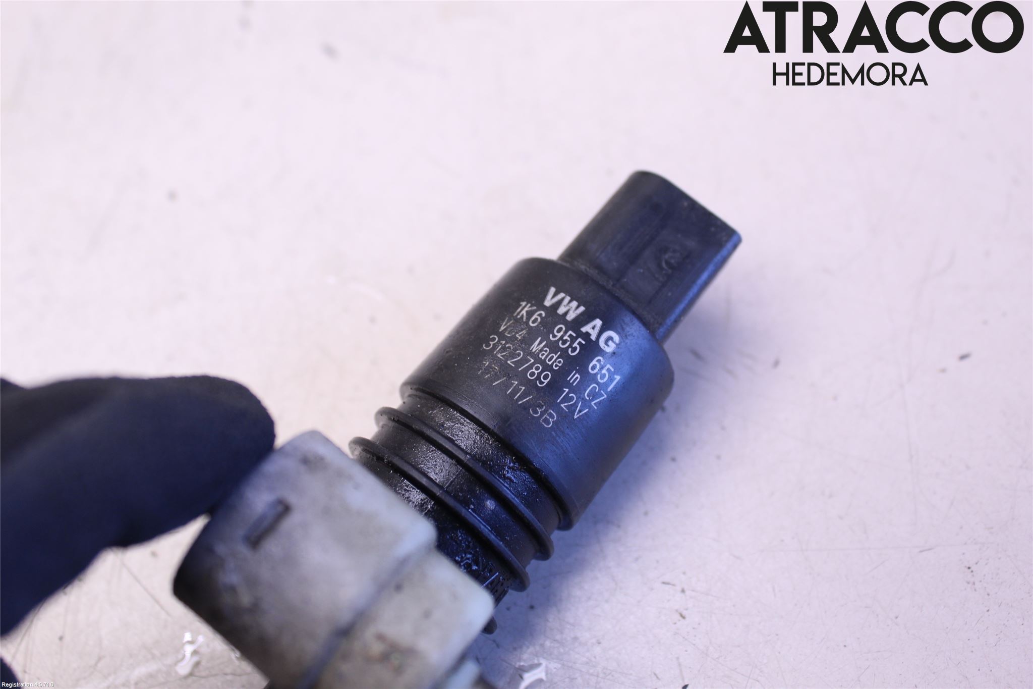 Volkswagen VW TOURAN 10-15 Spylerpumpe Frontrute