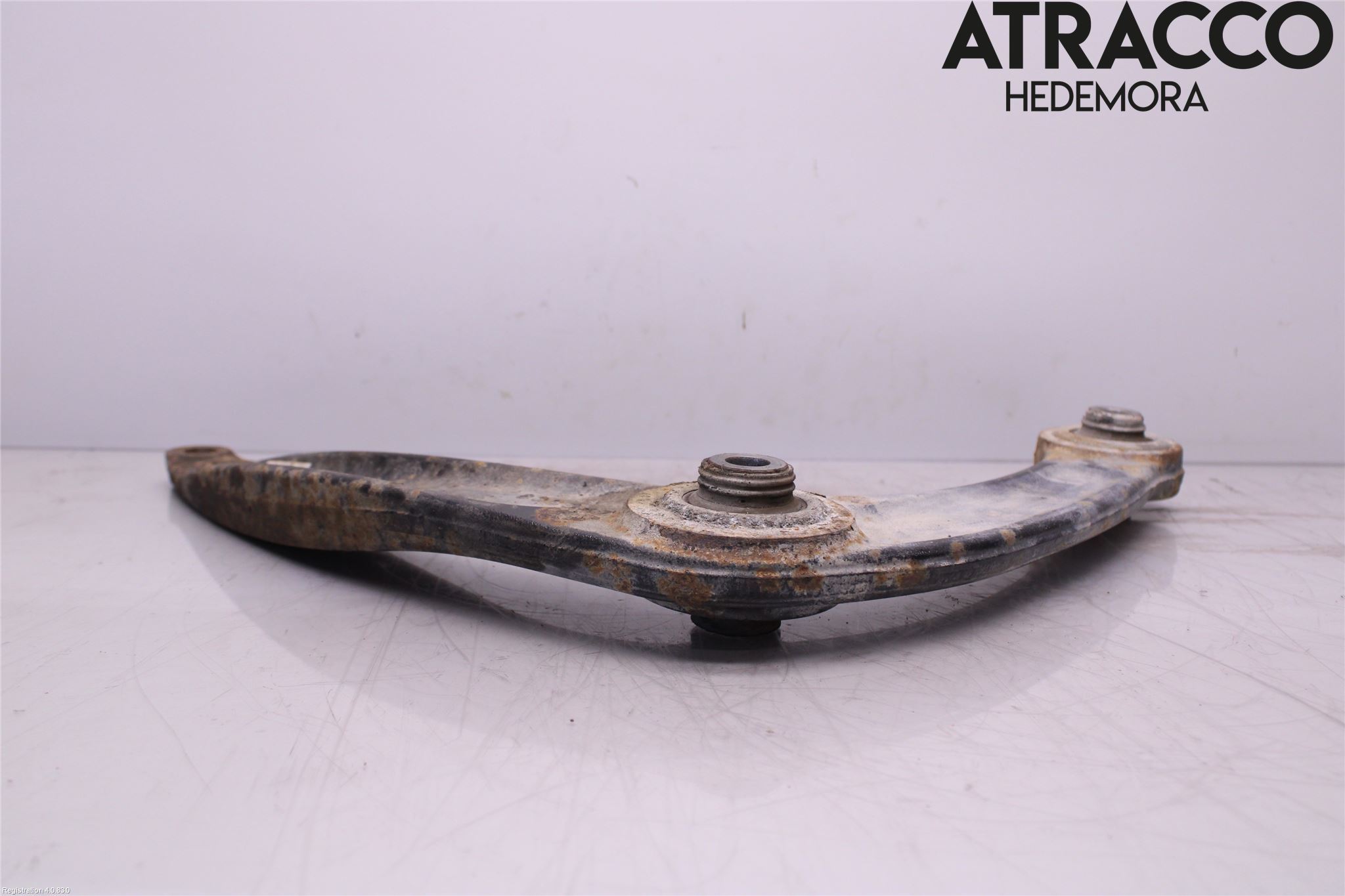 Citroen C4 II 11-18 Bærearm Foran Høyre Nedre
