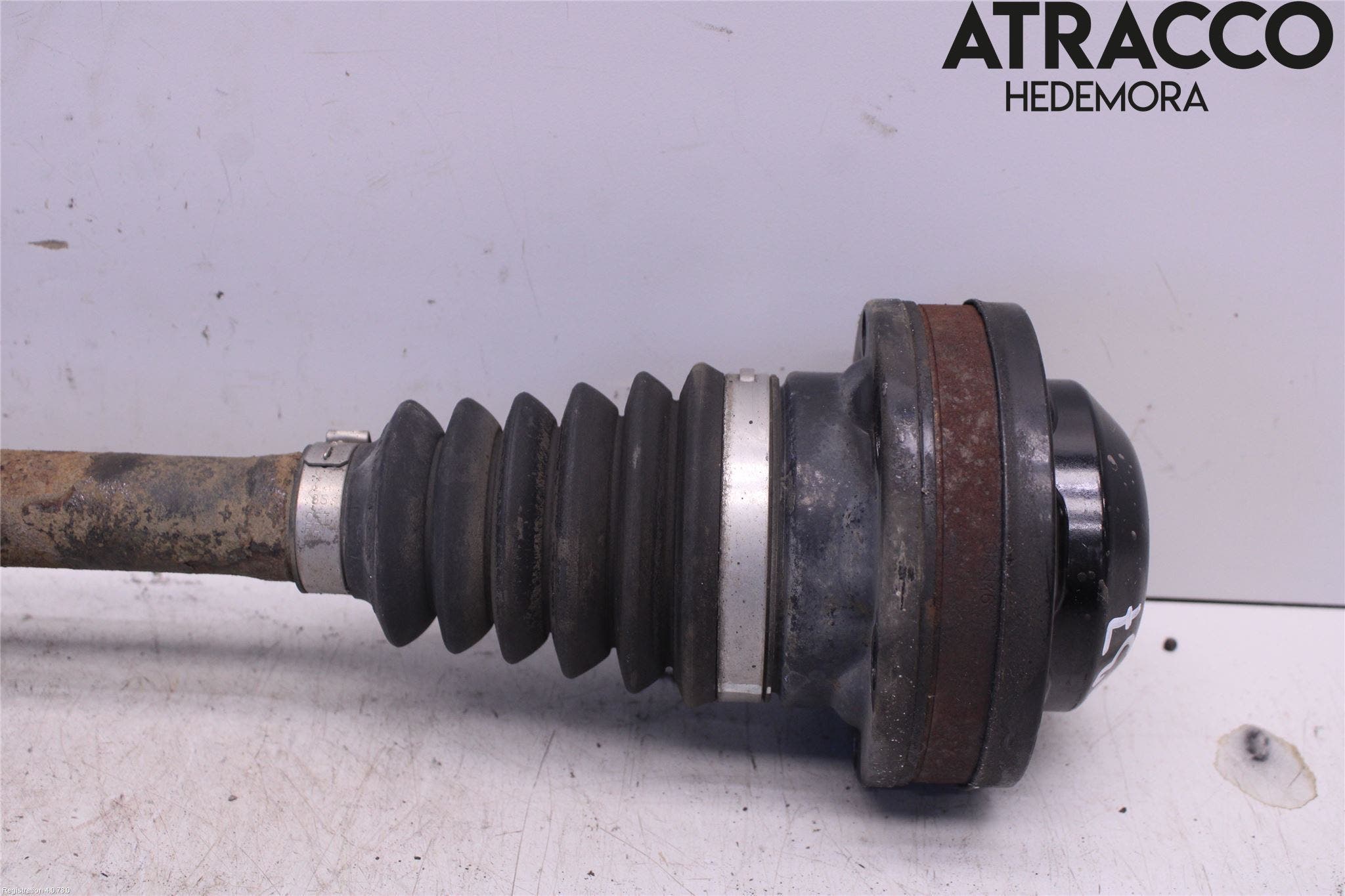 Volkswagen VW GOLF V 04-09 Drivaksel Foran Kompl Venstre