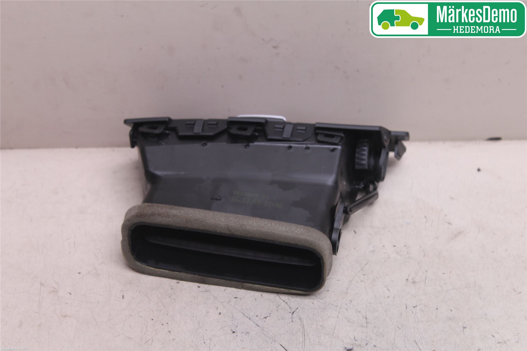 BMW 5 E60/61 Sed/Tou 02-10 Dashbord Kanal - Dyse