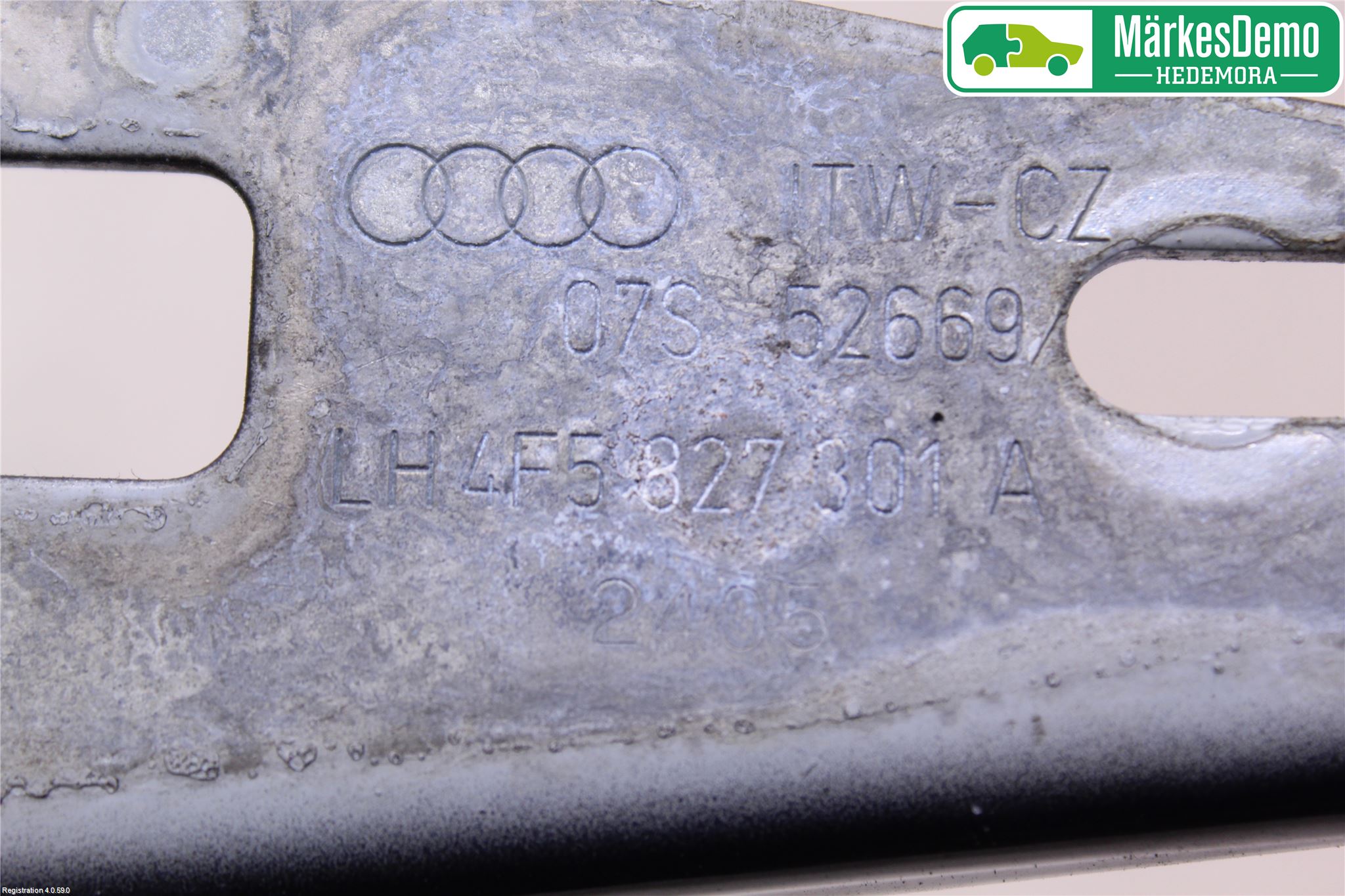 Audi A6/S6     05-11 Bakluke Hengsel Venstre