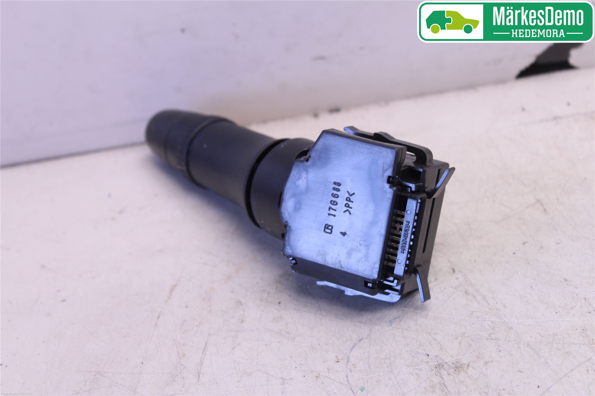 Mitsubishi OUTLANDER 13-21 Bryter Ratt Visker - Spyler
