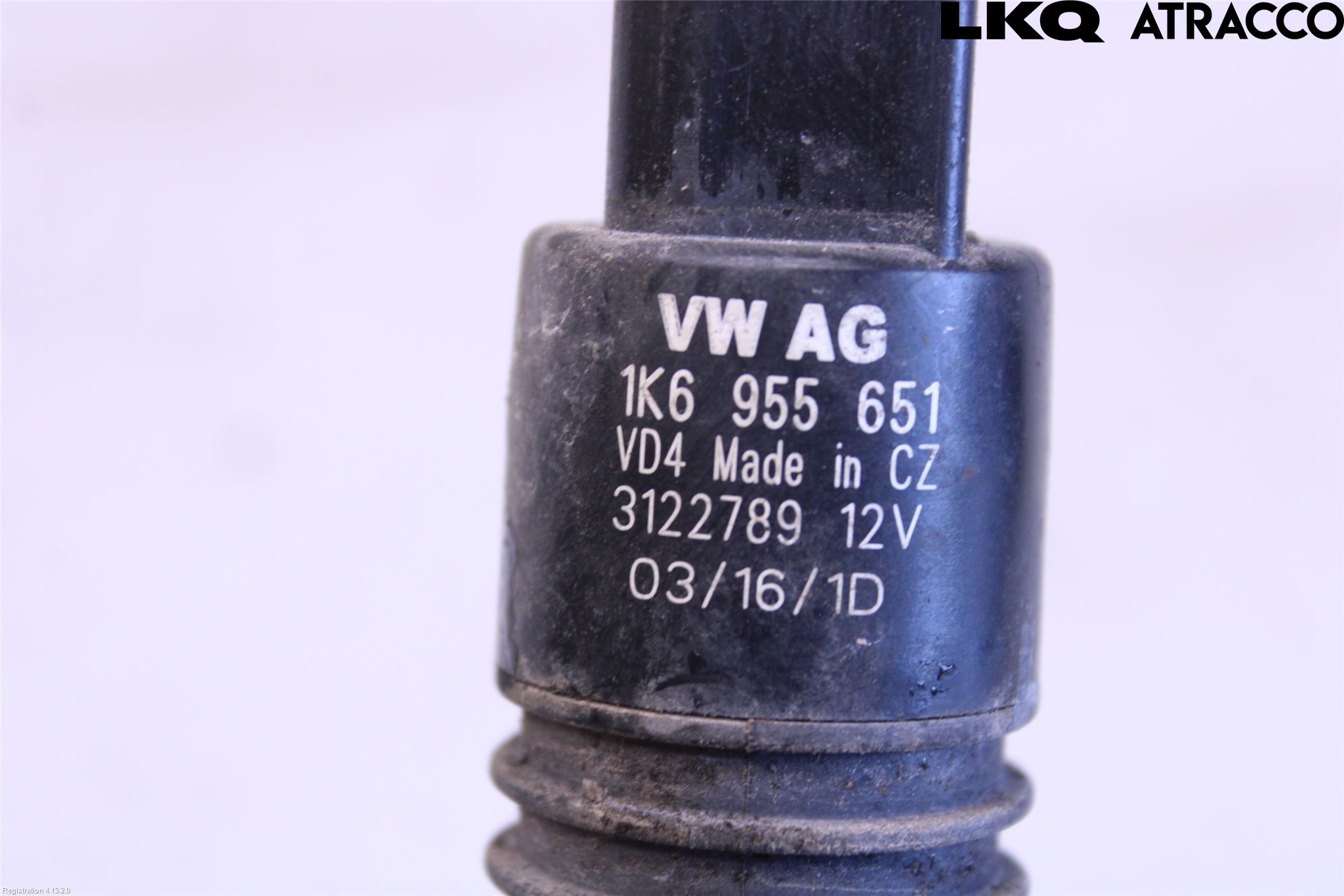 Volkswagen VW CADDY      04-10 Spylerpumpe Frontrute