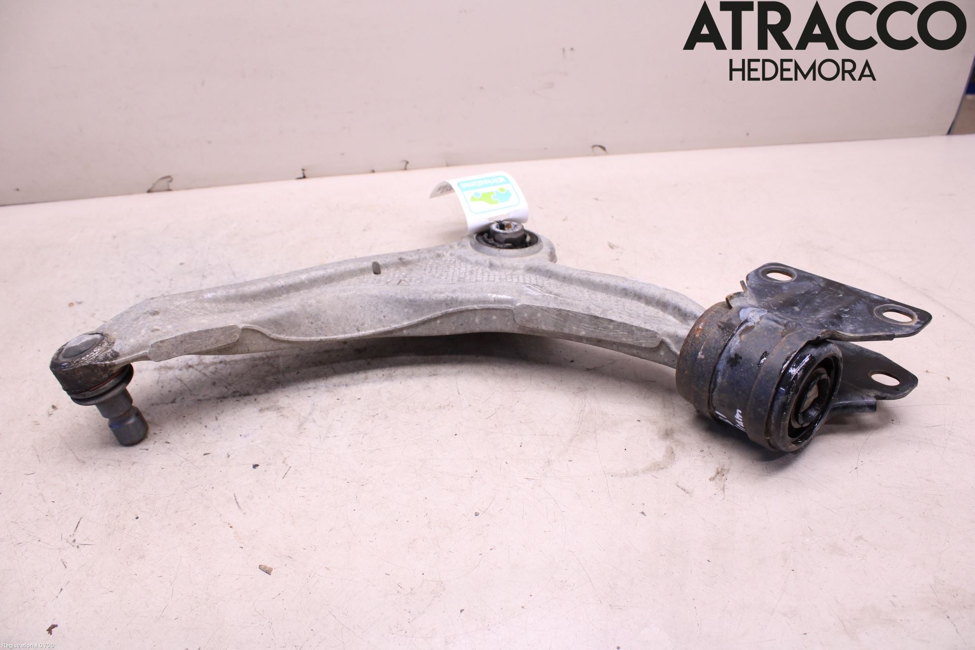 Ford MONDEO 15-22 Bærearm Foran Høyre Nedre