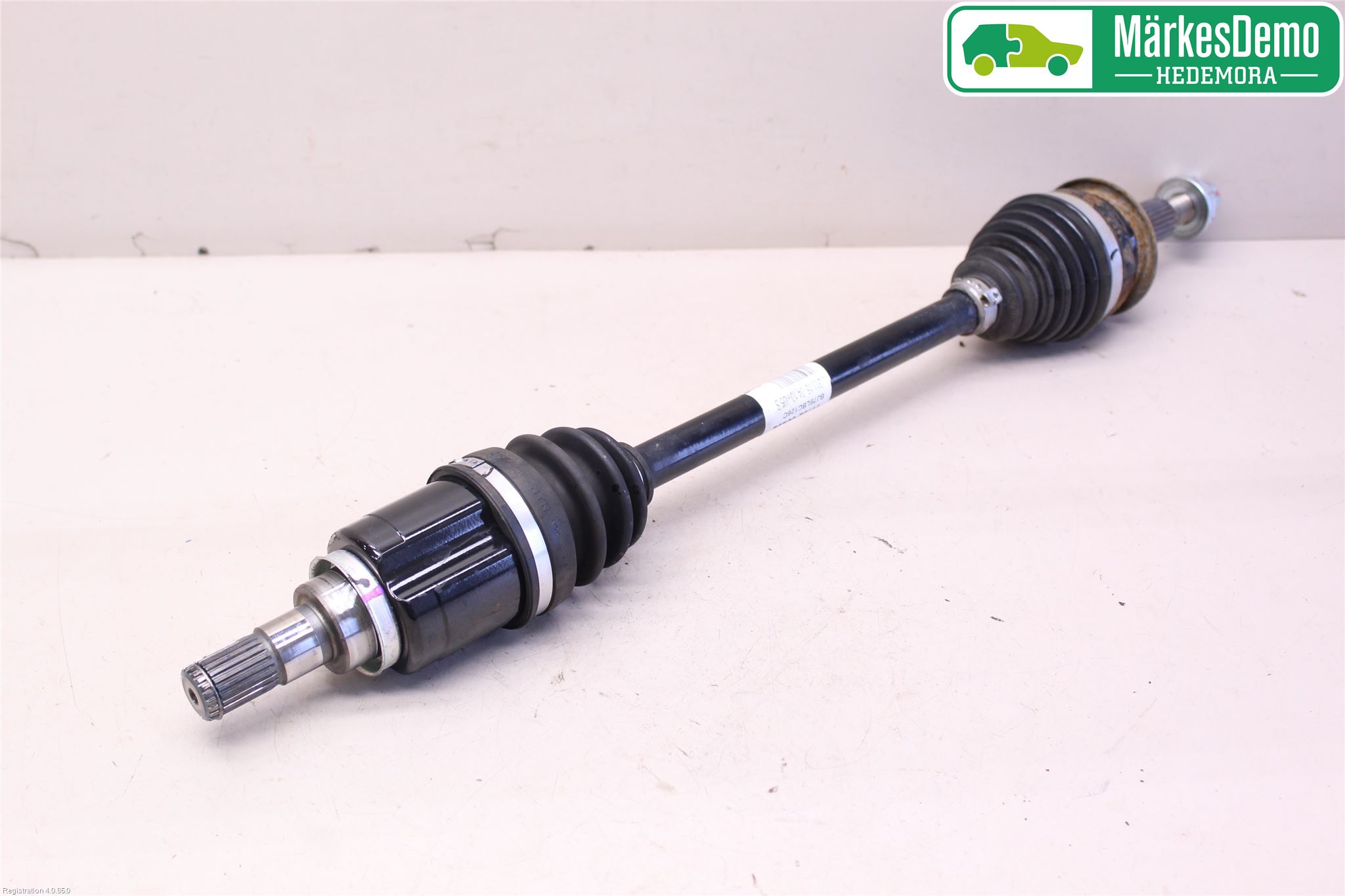 Suzuki SWIFT 11-16 Drivaksel Foran Kompl Venstre