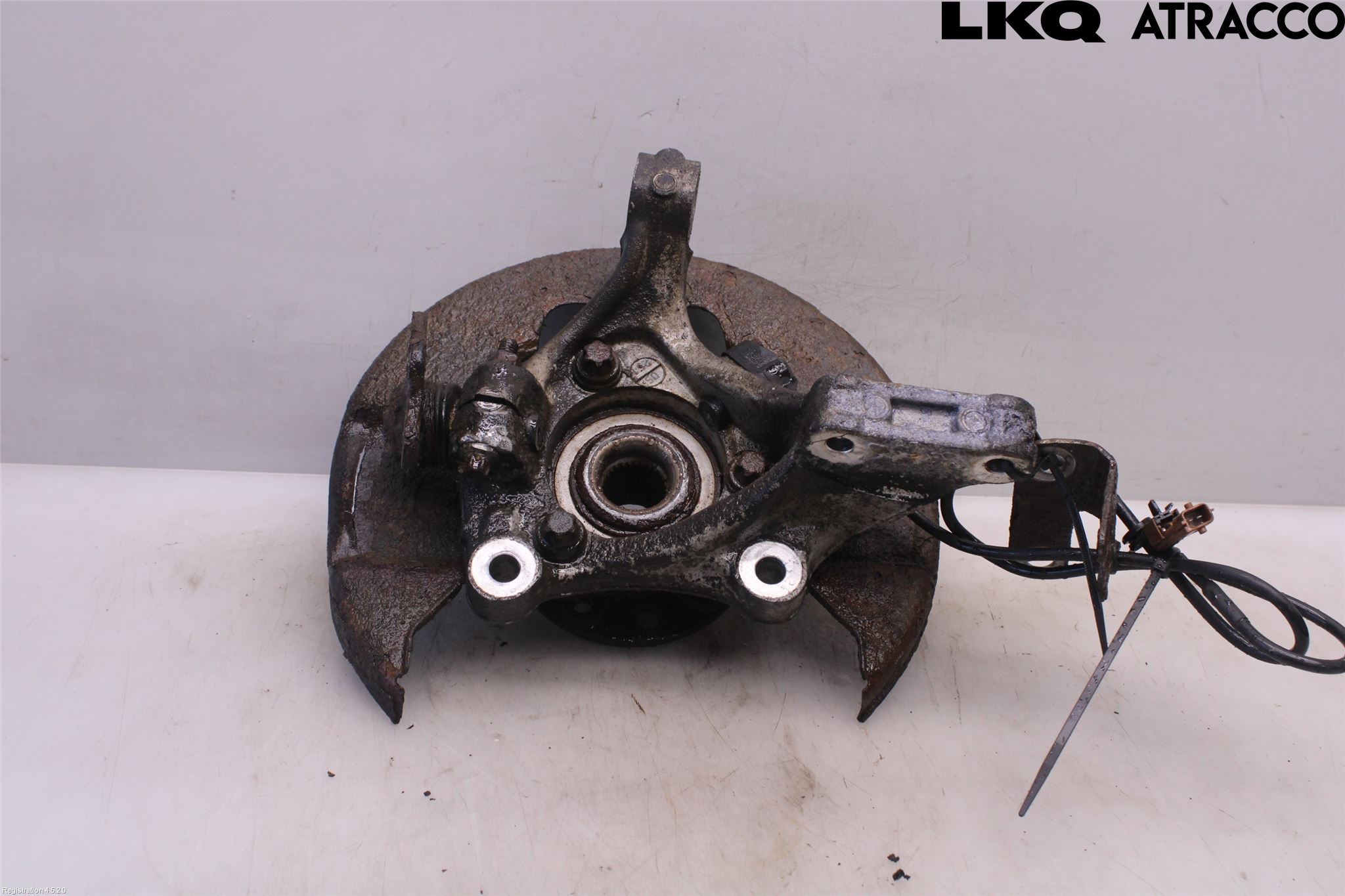 Saab 9-5     06-10 Spindel Vf