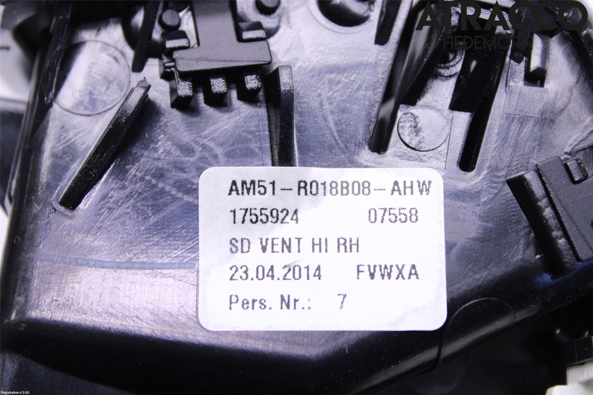 Ford KUGA 13-16 Dashbord Kanal - Dyse