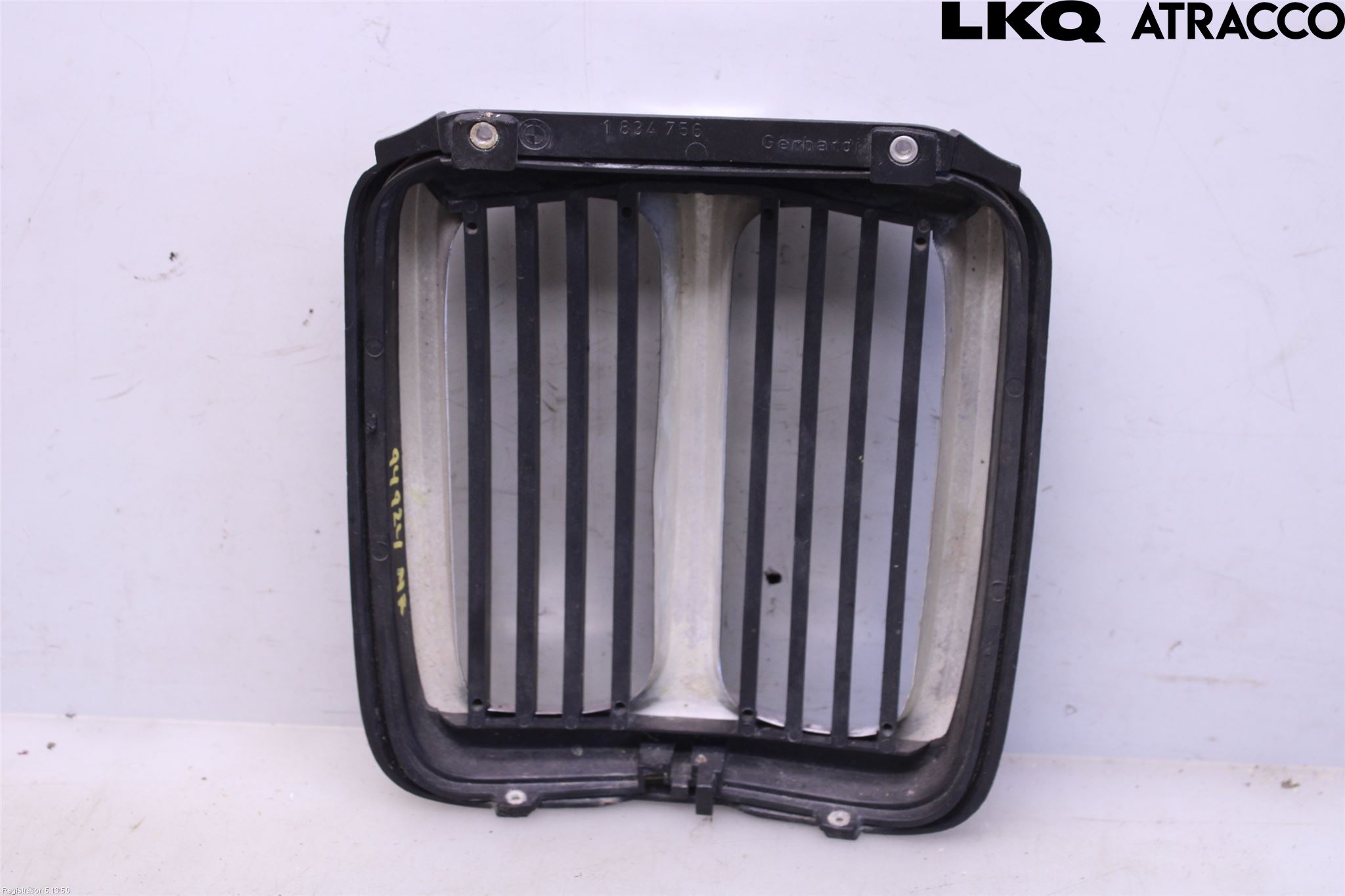 BMW 3 E21      75-83 Grill Komplett