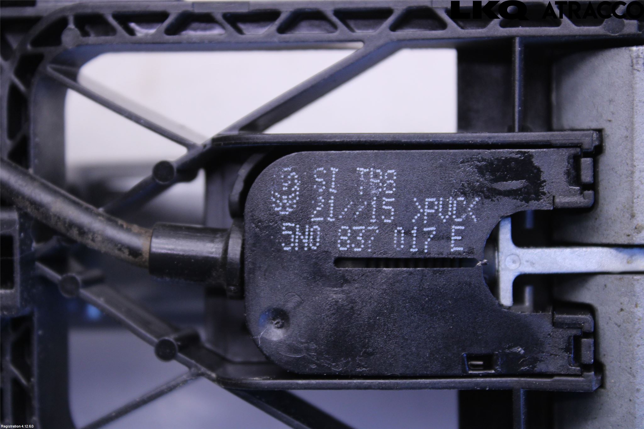 Volkswagen VW POLO 10-17 Dørhandtak Ytre Venstre