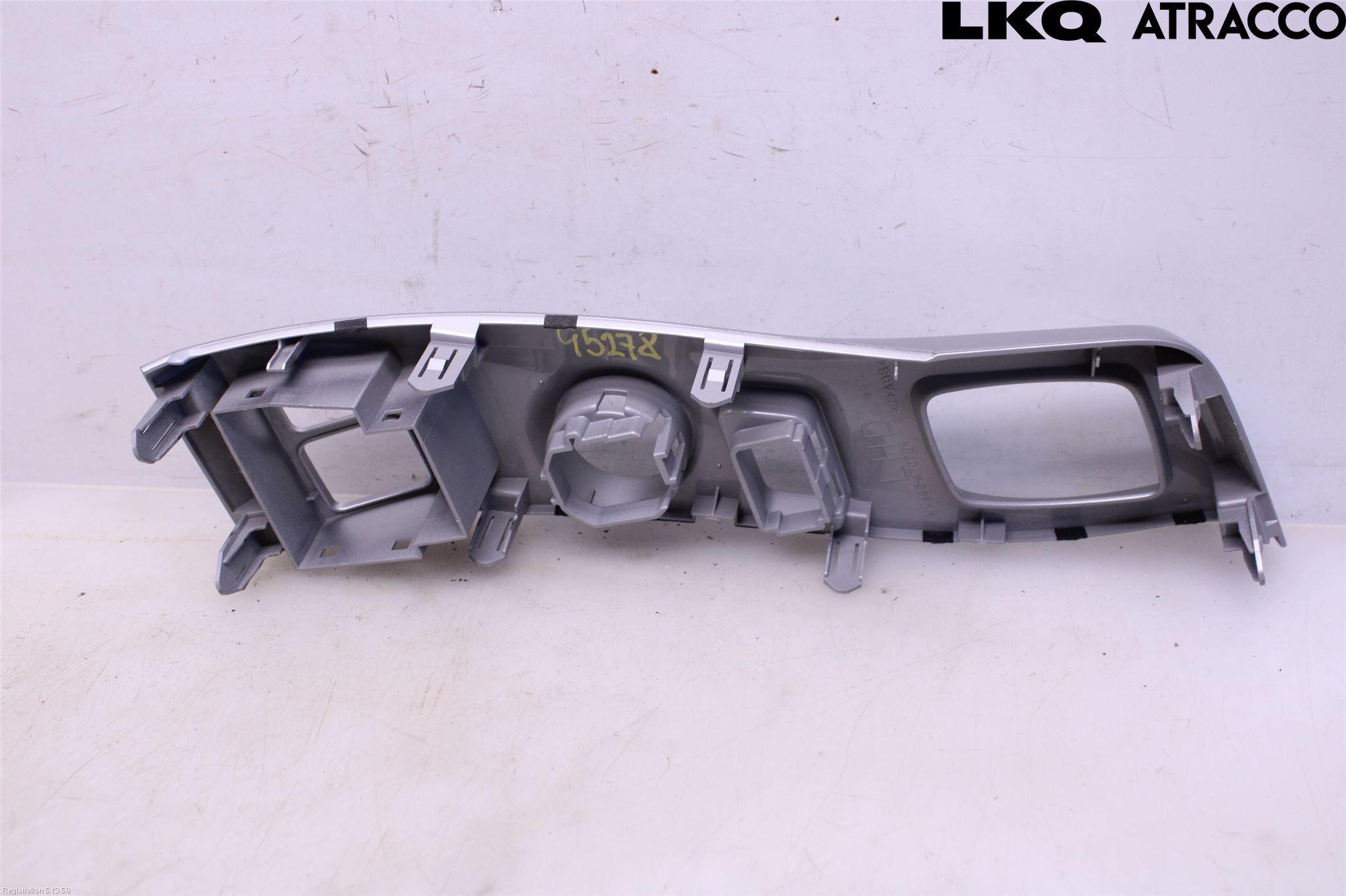 Toyota PRIUS+ ZVW40 12-20 Instrument Ramme