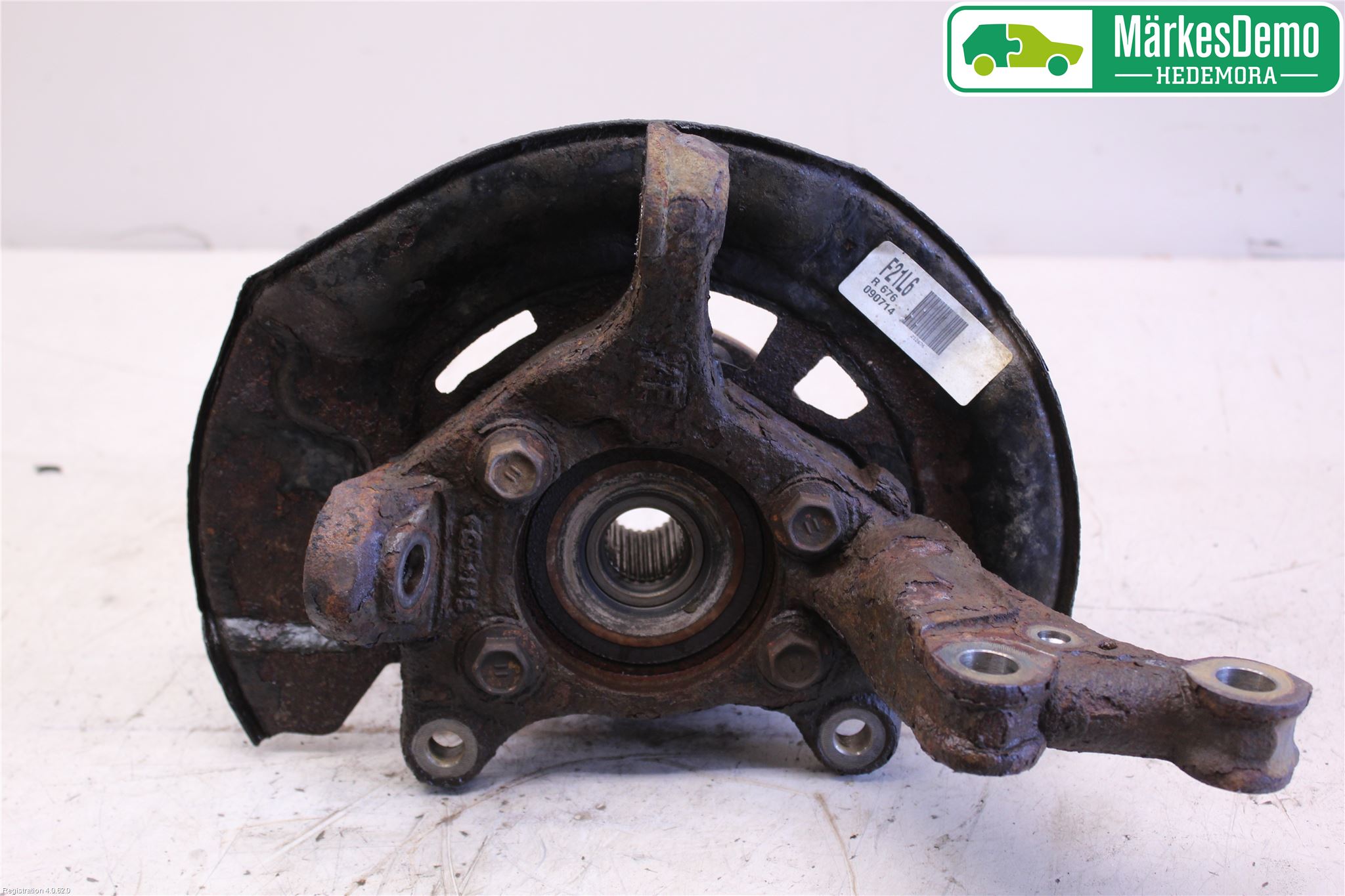 Toyota AVENSIS 09-15 Spindel Vf