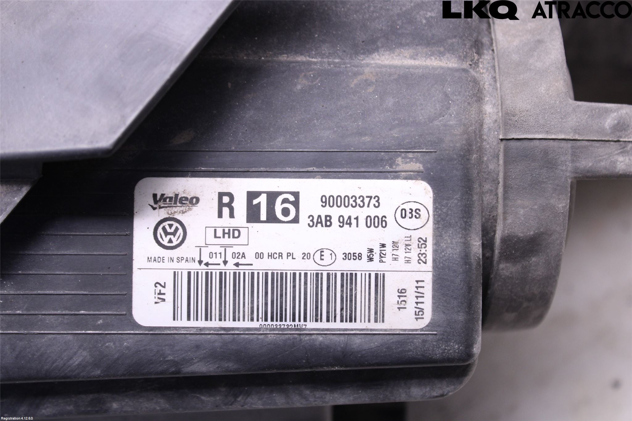 Volkswagen VW PASSAT 11-14 Frontlykt Høyre