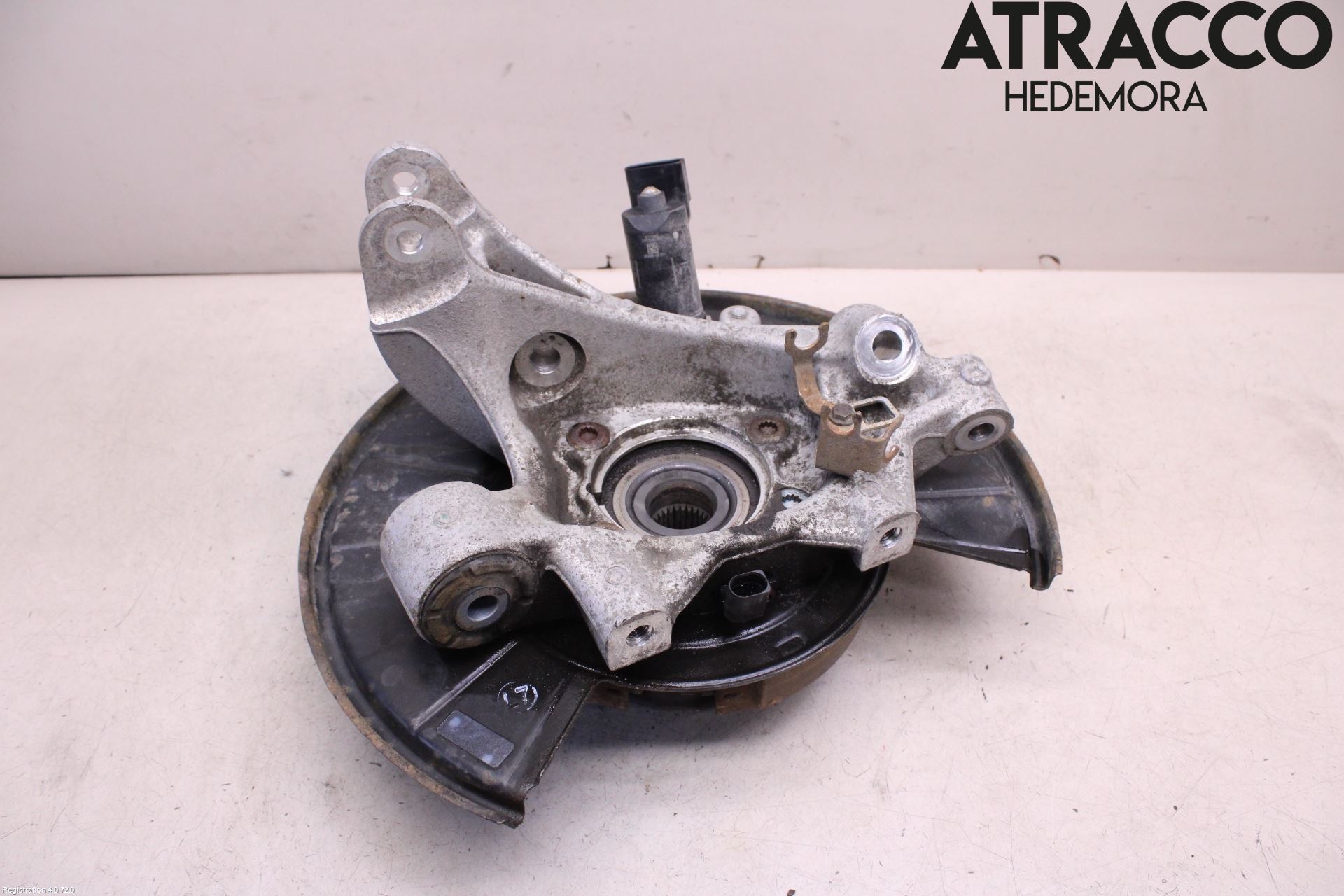 Volkswagen VW TOUAREG 7P 11-18 Spindel Vb