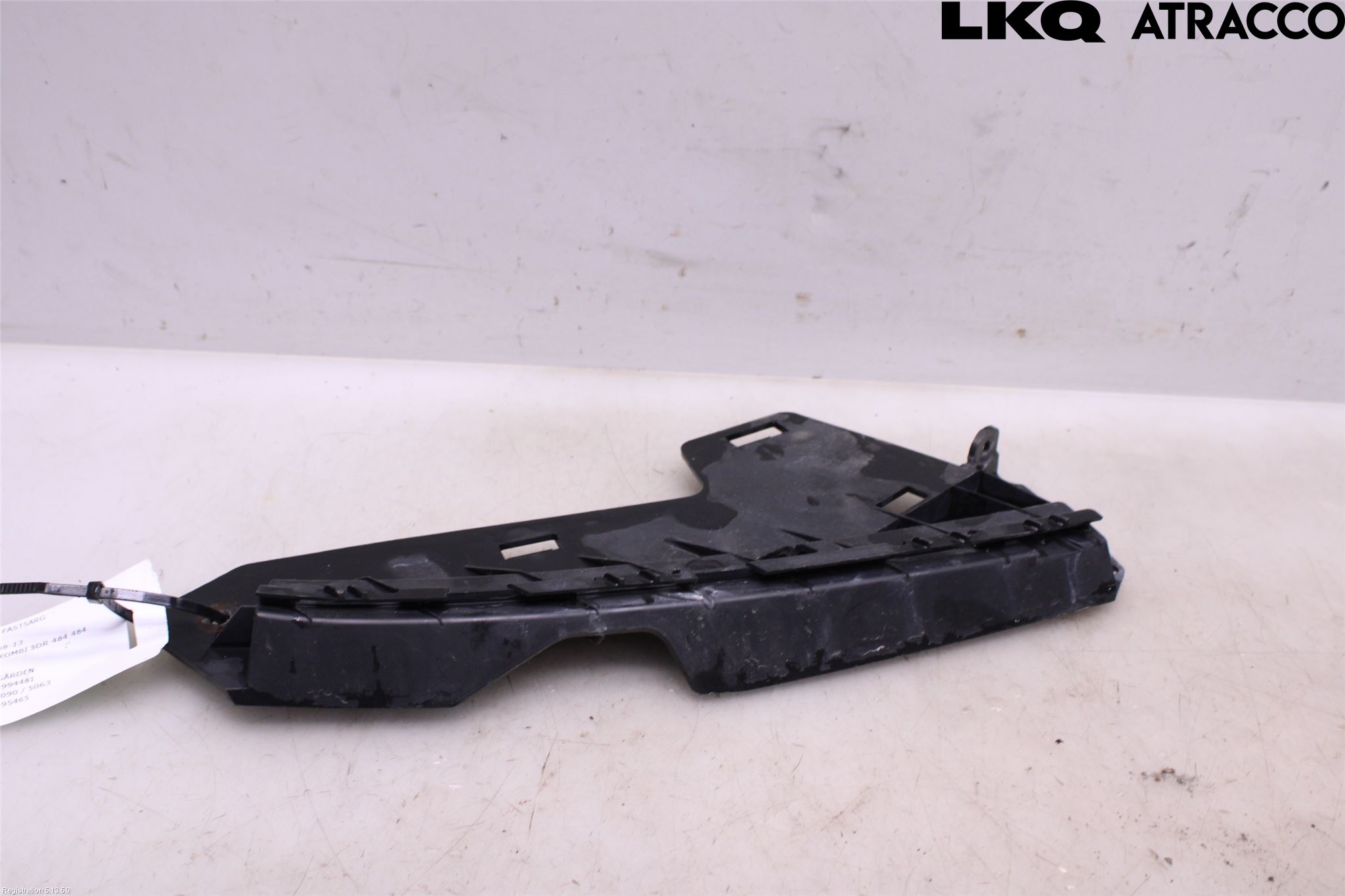 Volvo V70 08-13 Frontlykt Holder-Feste