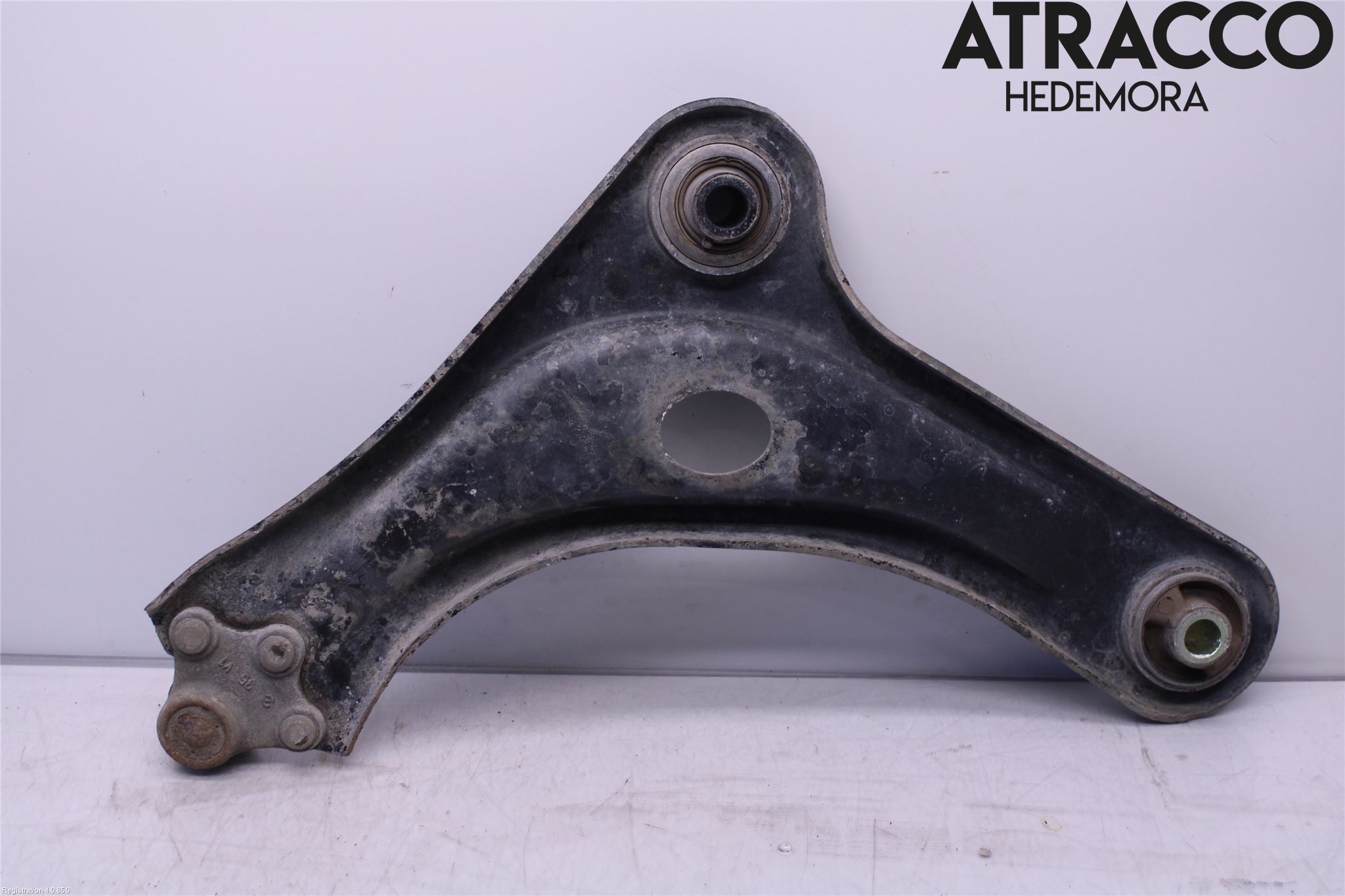 Peugeot PEUGOT 208 16-19 Bærearm Foran Høyre Nedre