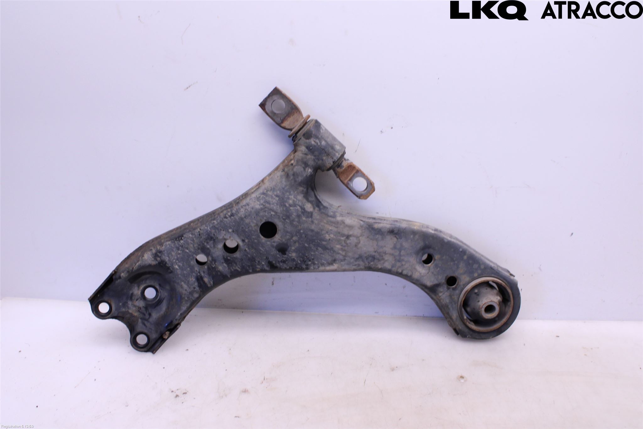 Toyota CAMRY 19-24 Bærearm Foran Høyre Nedre