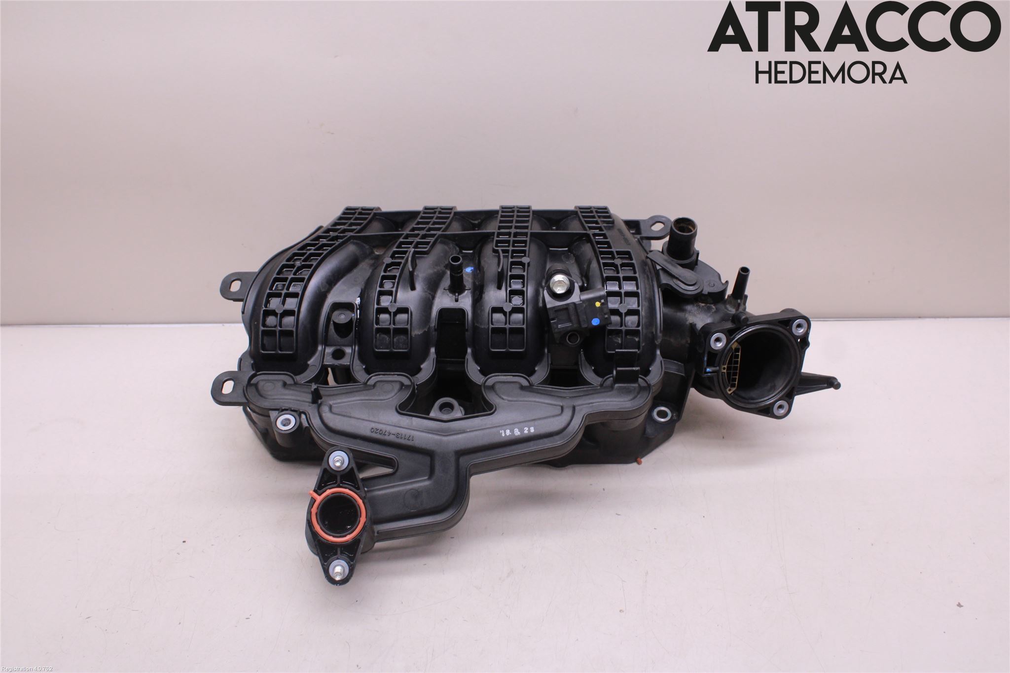 Toyota YARIS XP130 15-20 Innsugningsmanifold