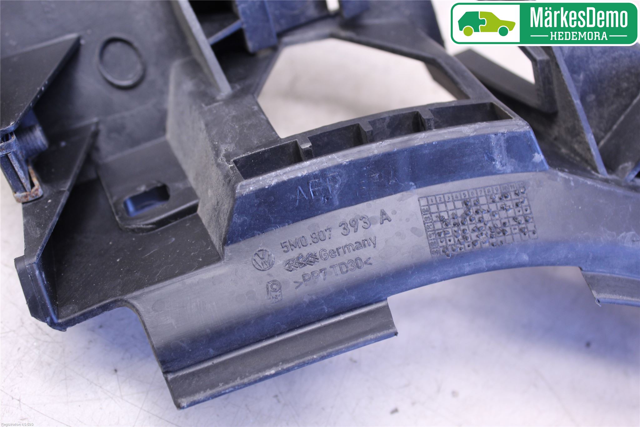 Volkswagen VW GOLF PLUS/CROSS GOLF 04-14 Støtfangerfeste Bak Venstre