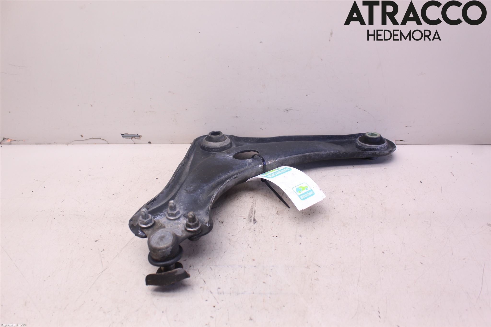 Peugeot PEUGOT 208 16-19 Bærearm Foran Høyre Nedre