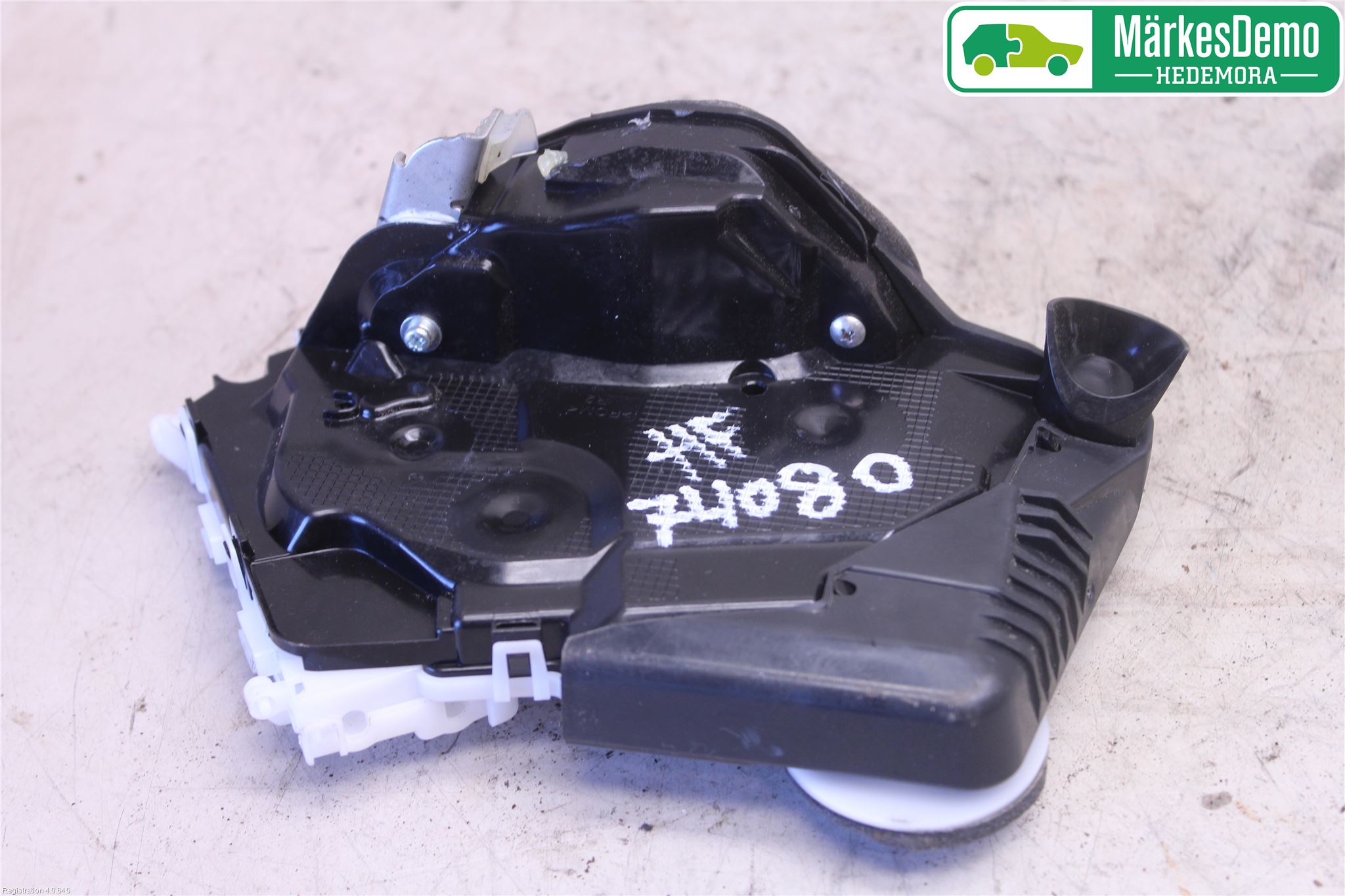 Toyota YARIS XP130 15-20 Dørlås - Låsekasse