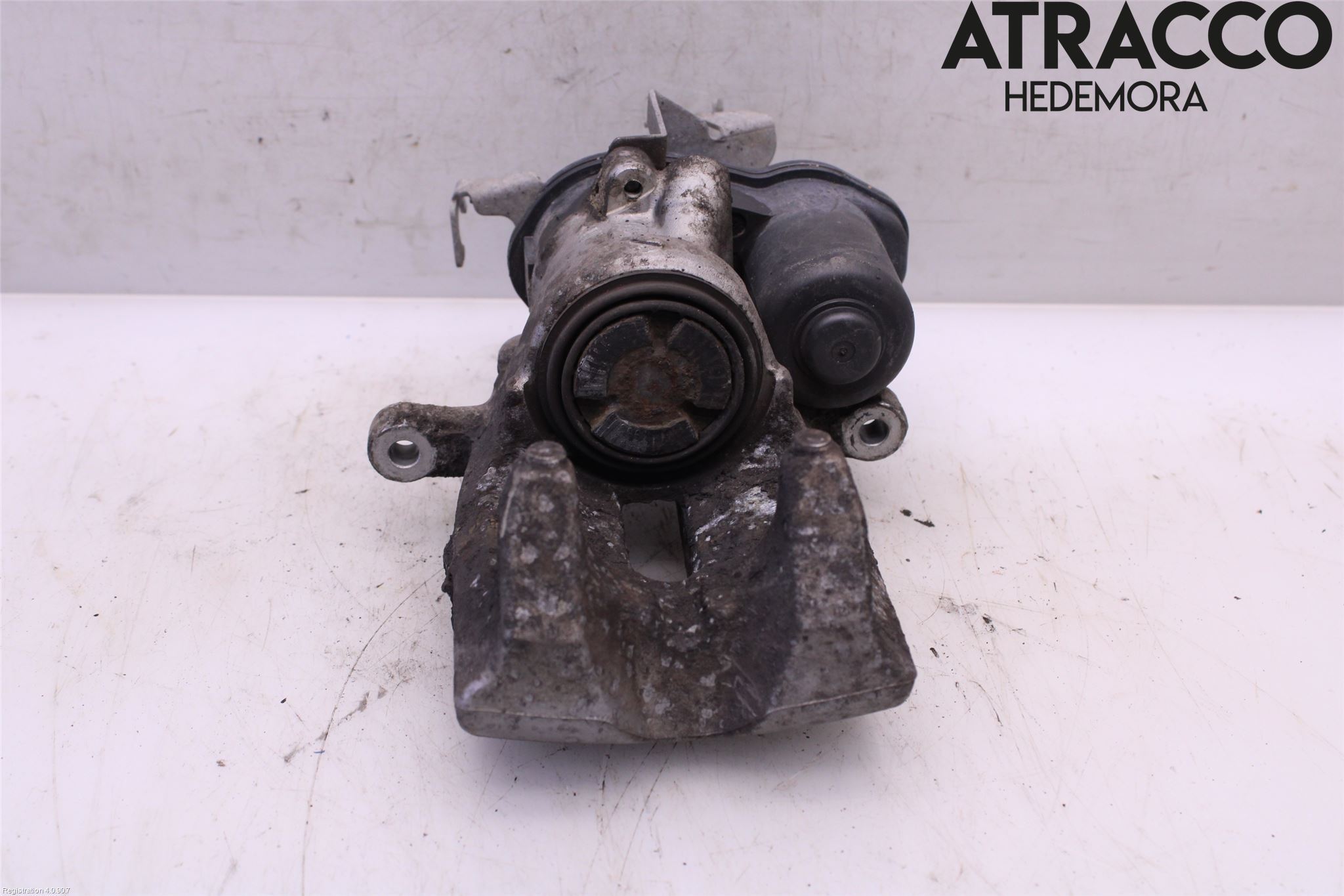 BMW 5 G30/G31/F90 17-23 Bremsecaliper Bak Venstre
