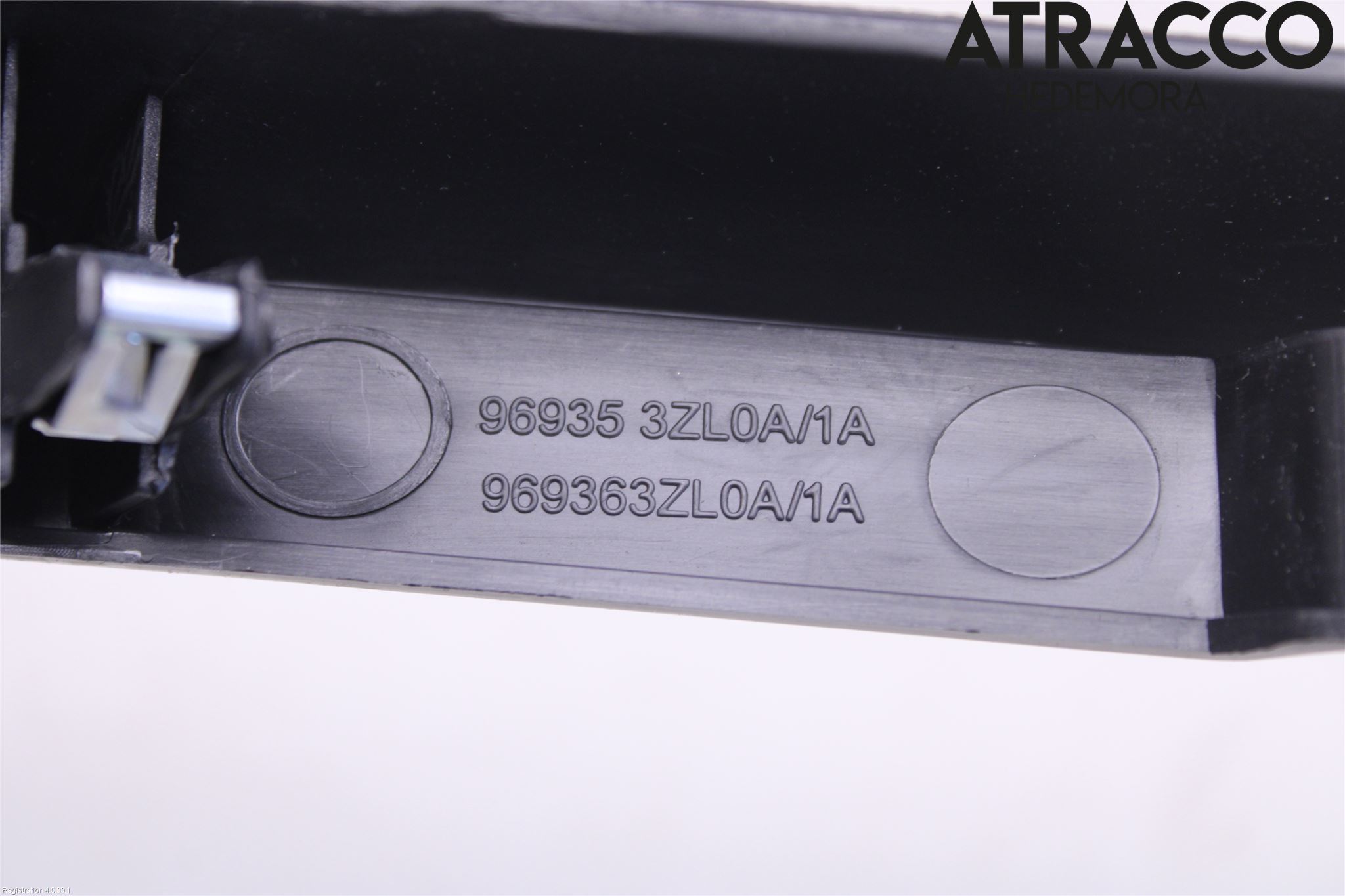 Nissan PULSAR Instrumentkonsoll Midt