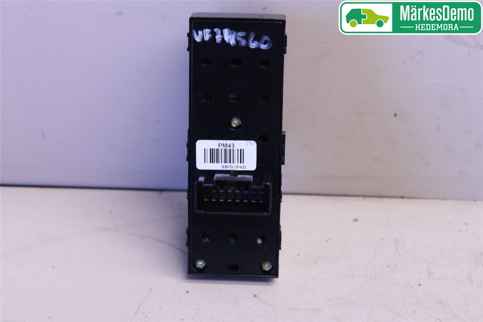 Kia VENGA 10-19 Bryter Vindusheis