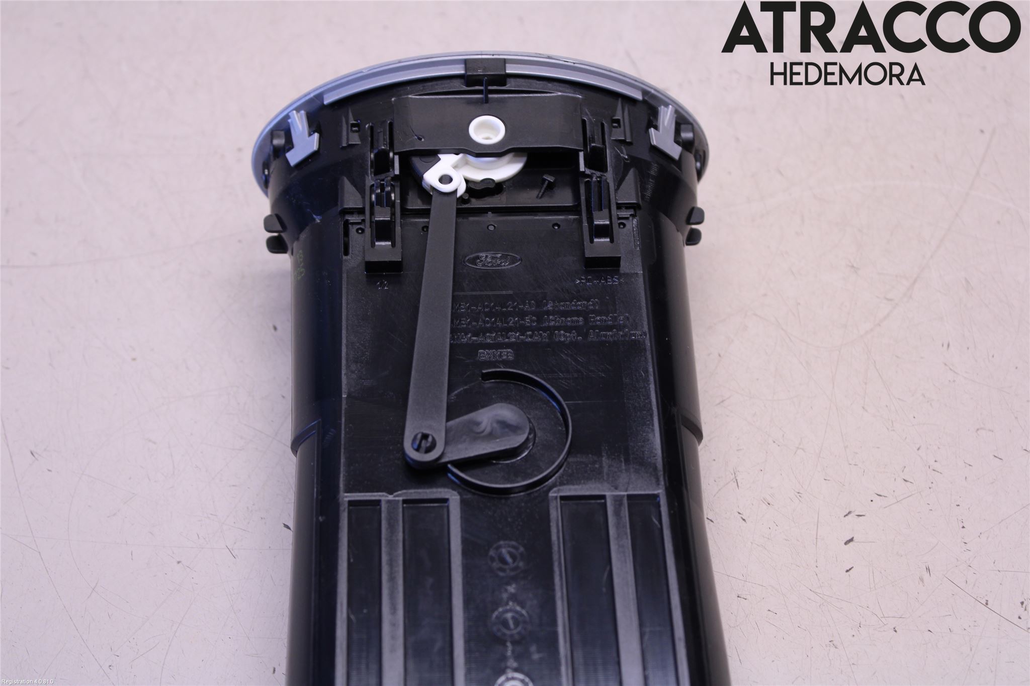 Ford FOCUS     04-07 Dashbord Kanal - Dyse