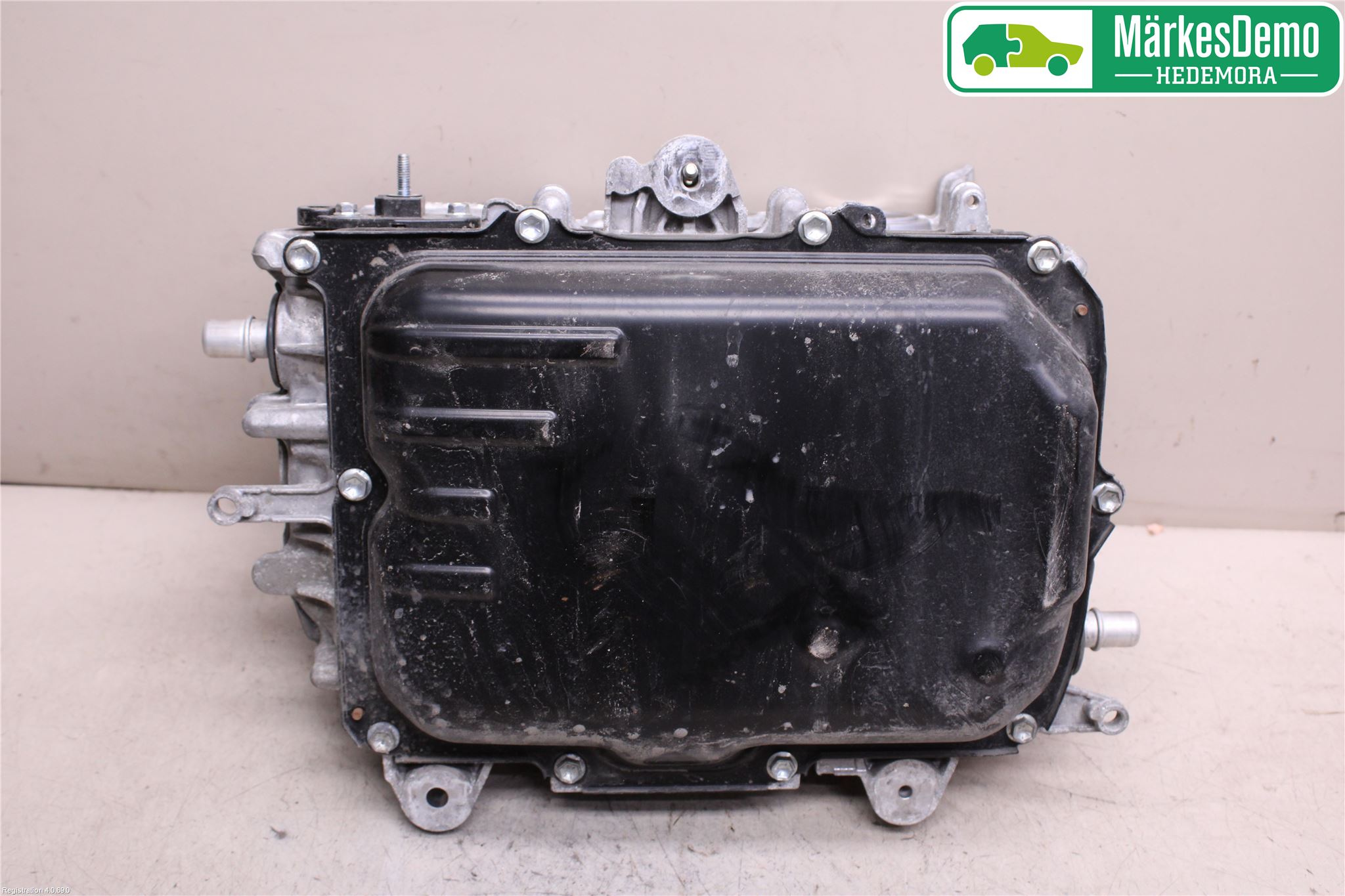 Toyota YARIS XP130 12-14 Hybridconverter