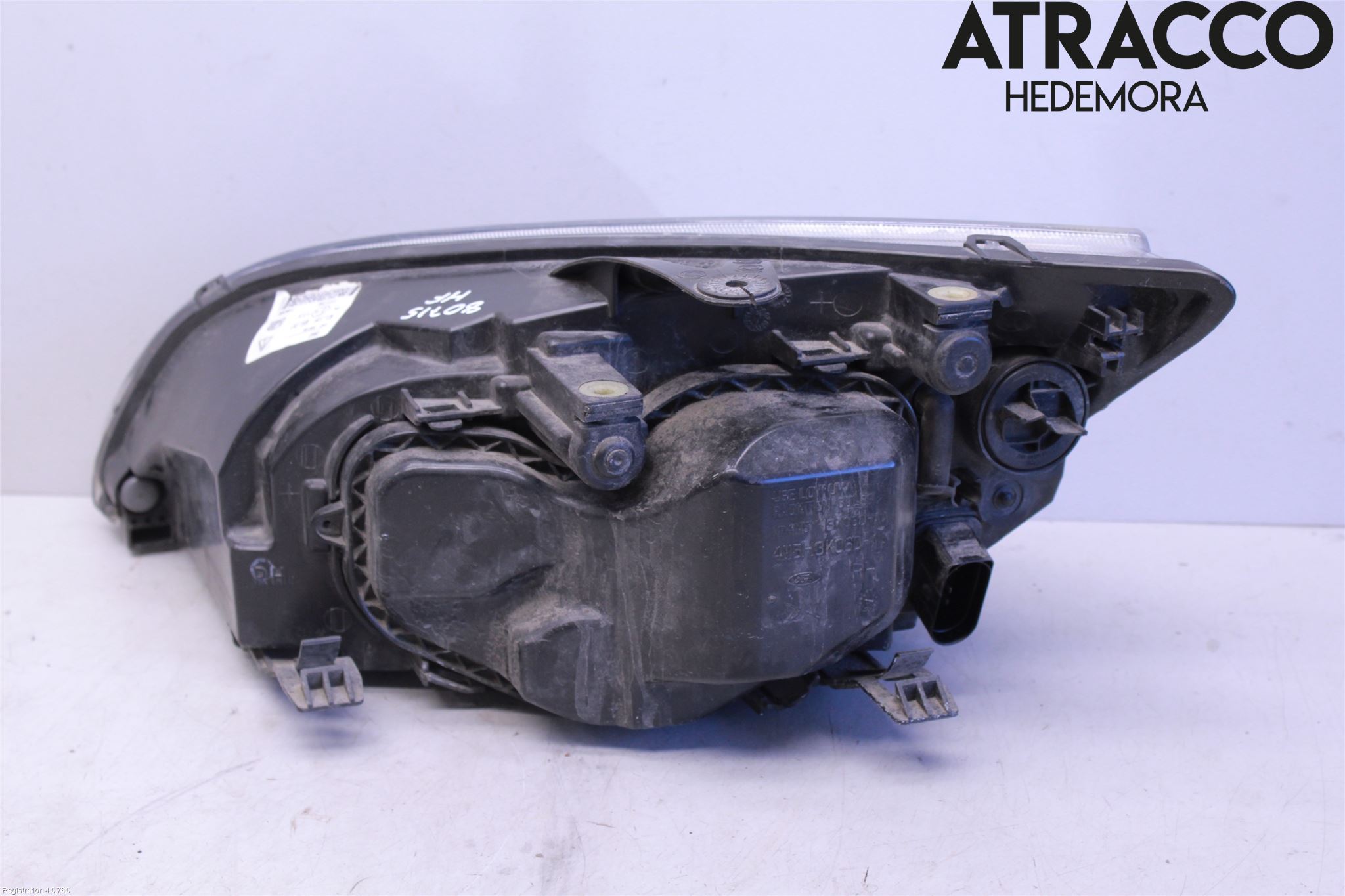 Ford FOCUS     04-07 Frontlykt Høyre