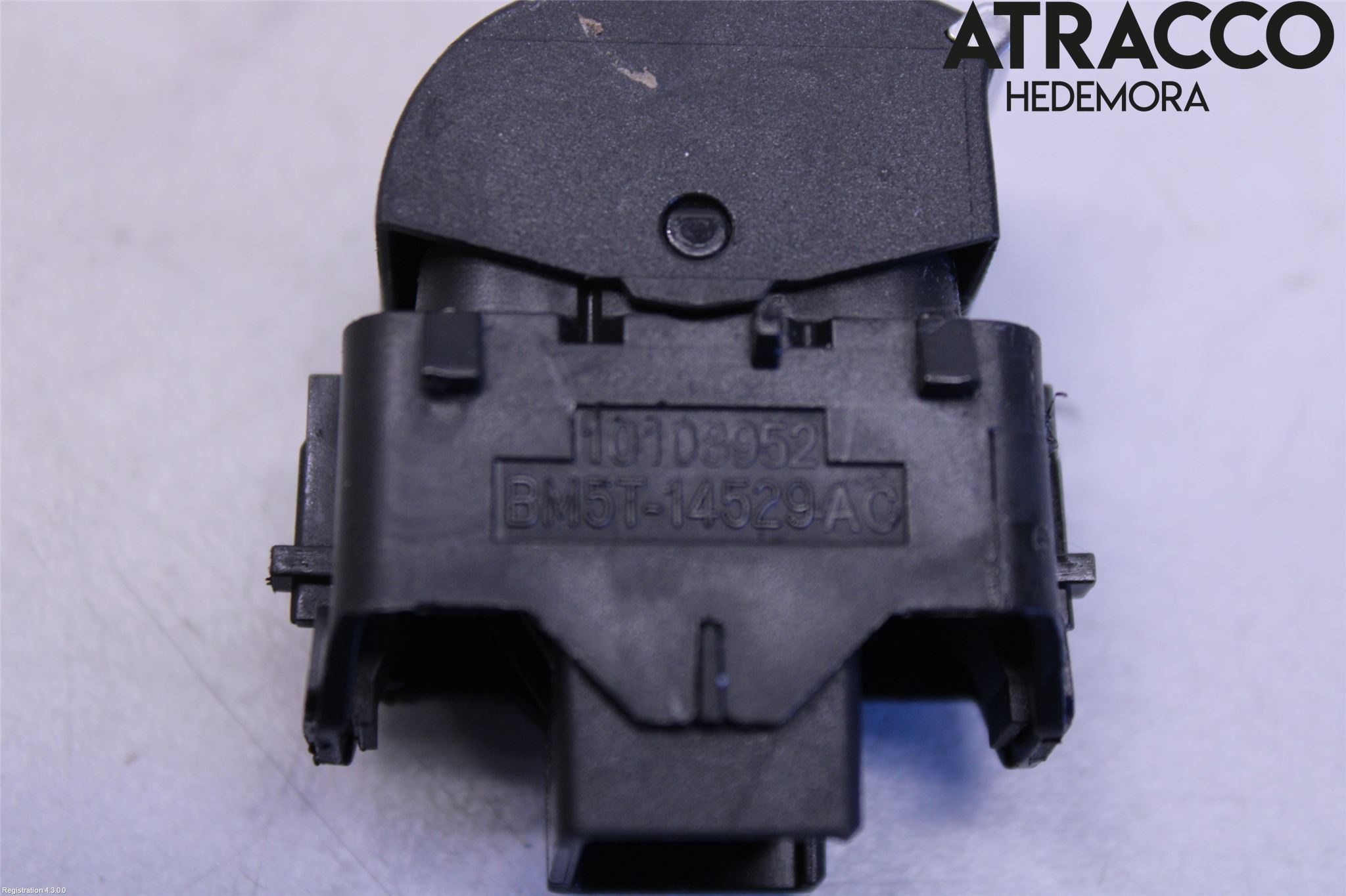 Ford KUGA 13-16 Bryter Vindusheis