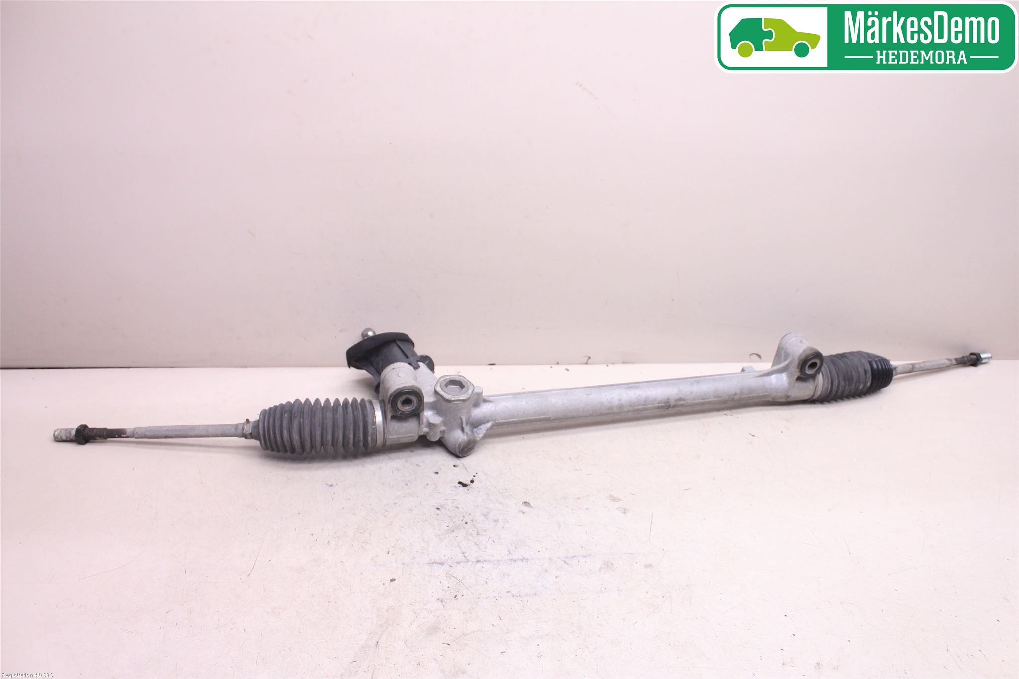 Suzuki SWIFT 17-24 Snekke - Tannstang