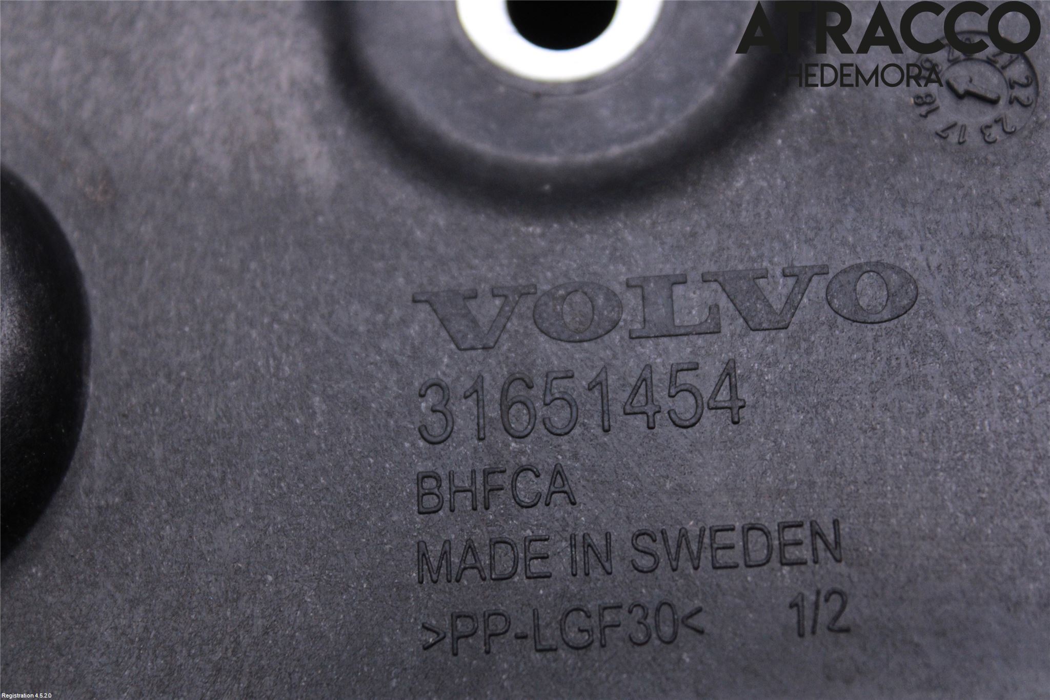 Volvo XC60 18- Batterikasse - Feste - Holder