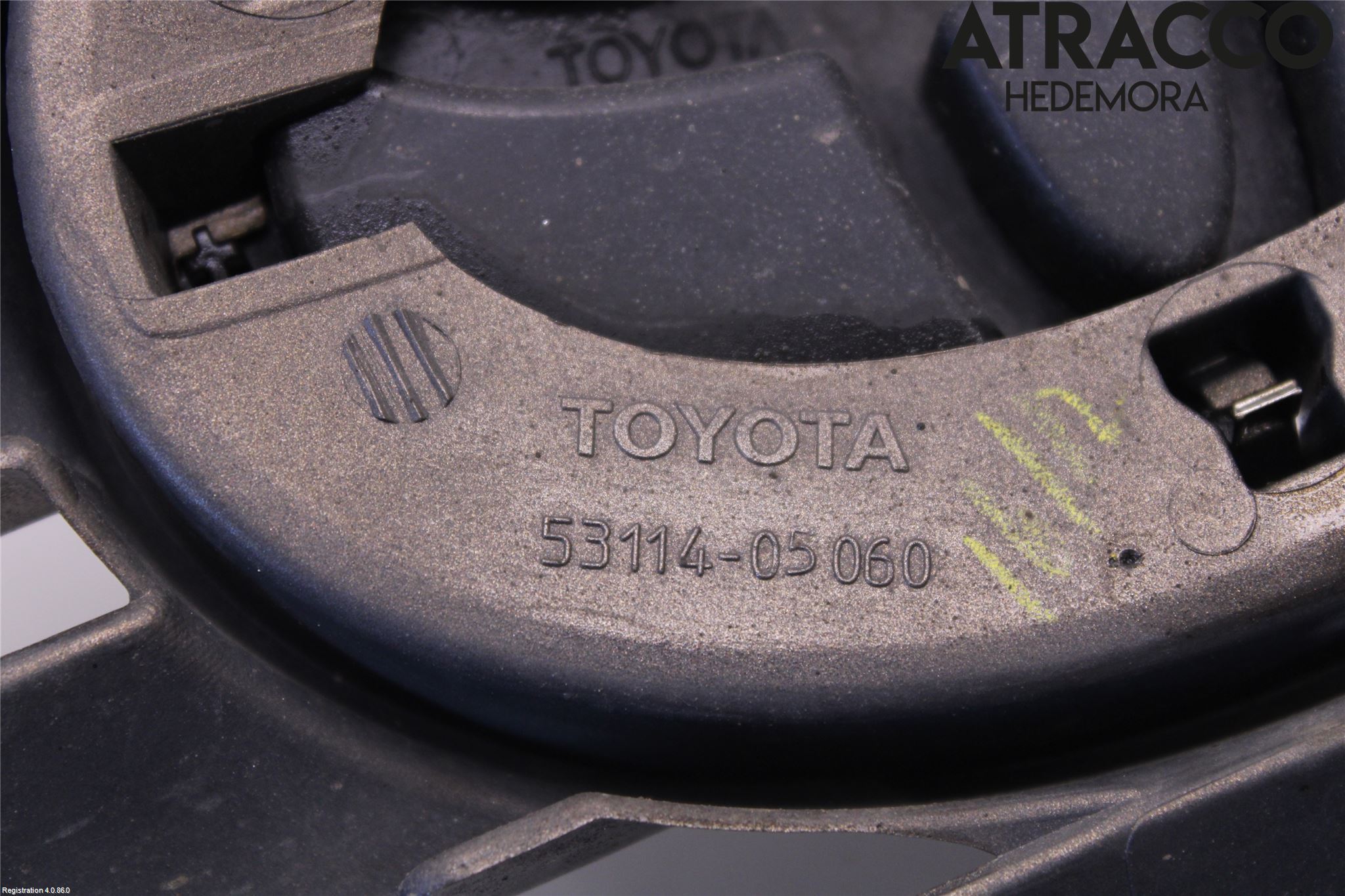 Toyota AVENSIS 03-06 Grill Komplett